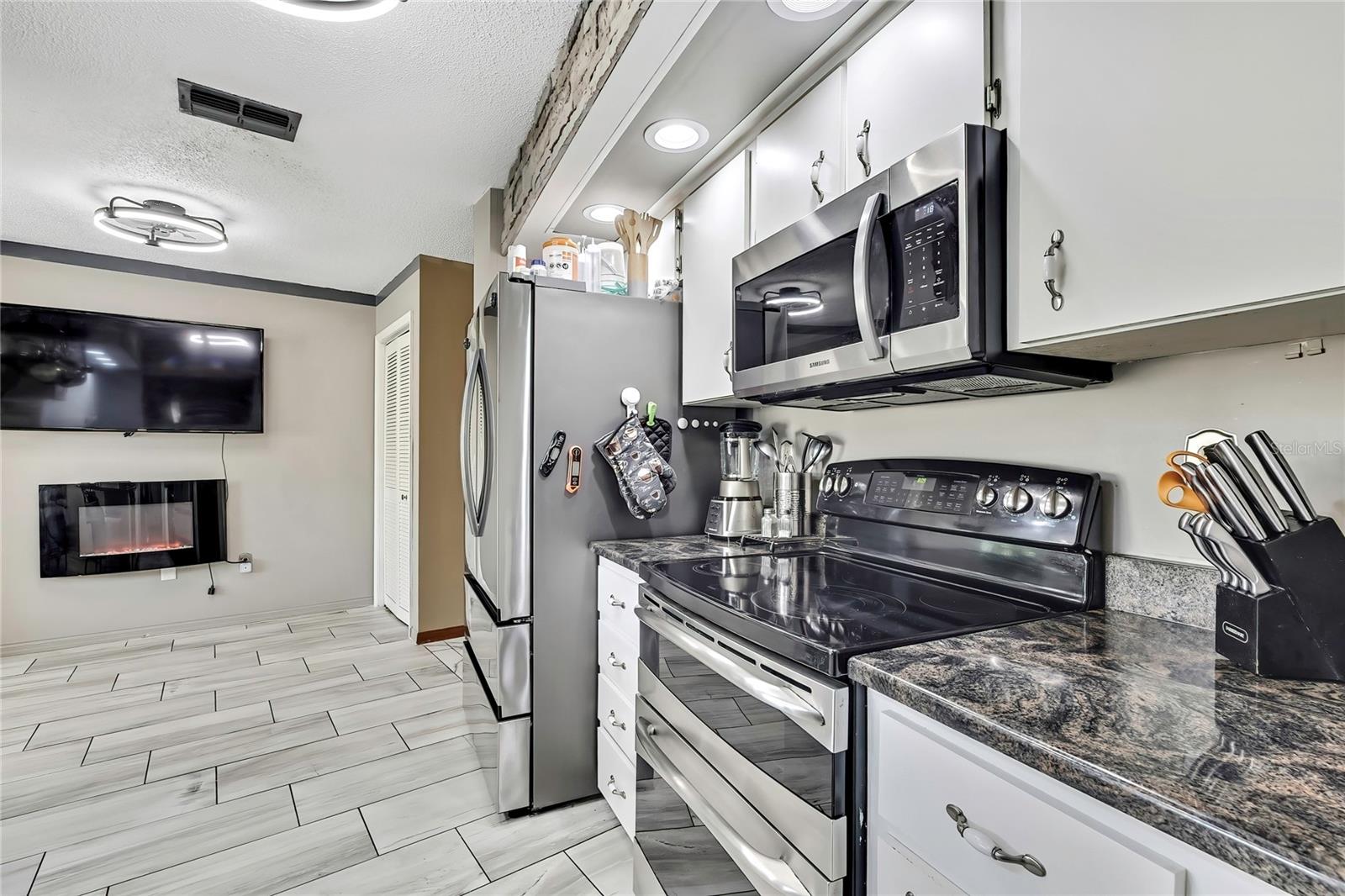 Image 21 of 40 For 10398 Claymore Street