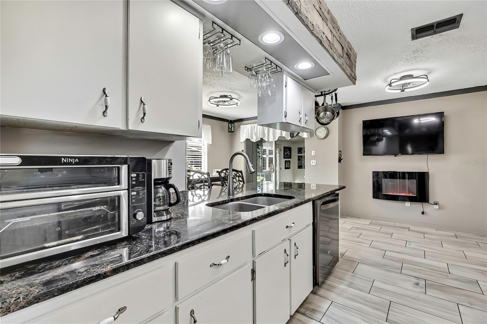 Image 22 of 40 For 10398 Claymore Street