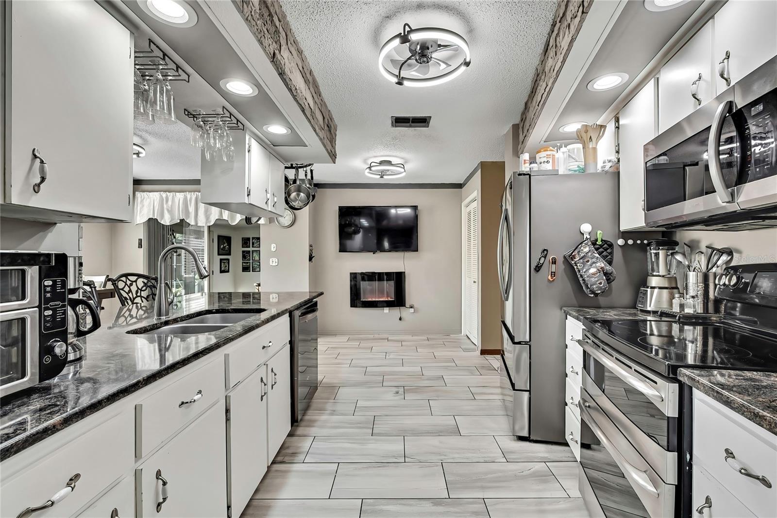 Image 23 of 40 For 10398 Claymore Street