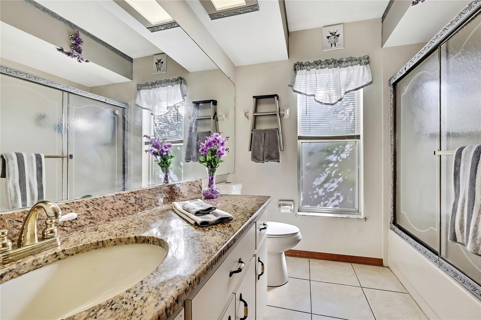 Image 31 of 40 For 10398 Claymore Street