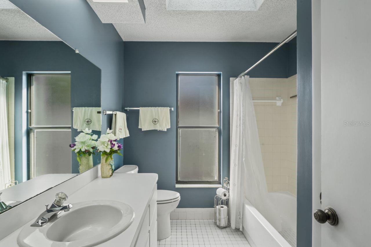 Image 28 of 64 For 9115 Glen Moor Lane