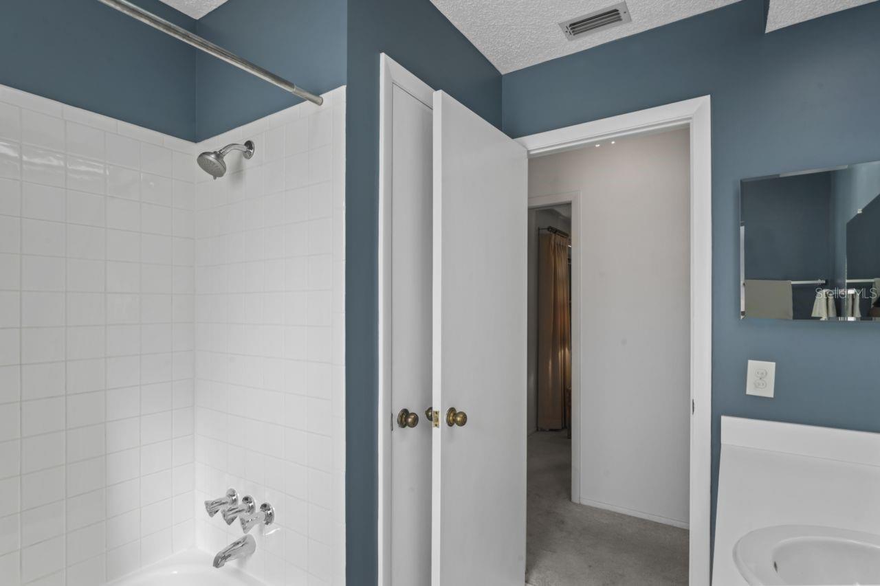 Image 29 of 64 For 9115 Glen Moor Lane