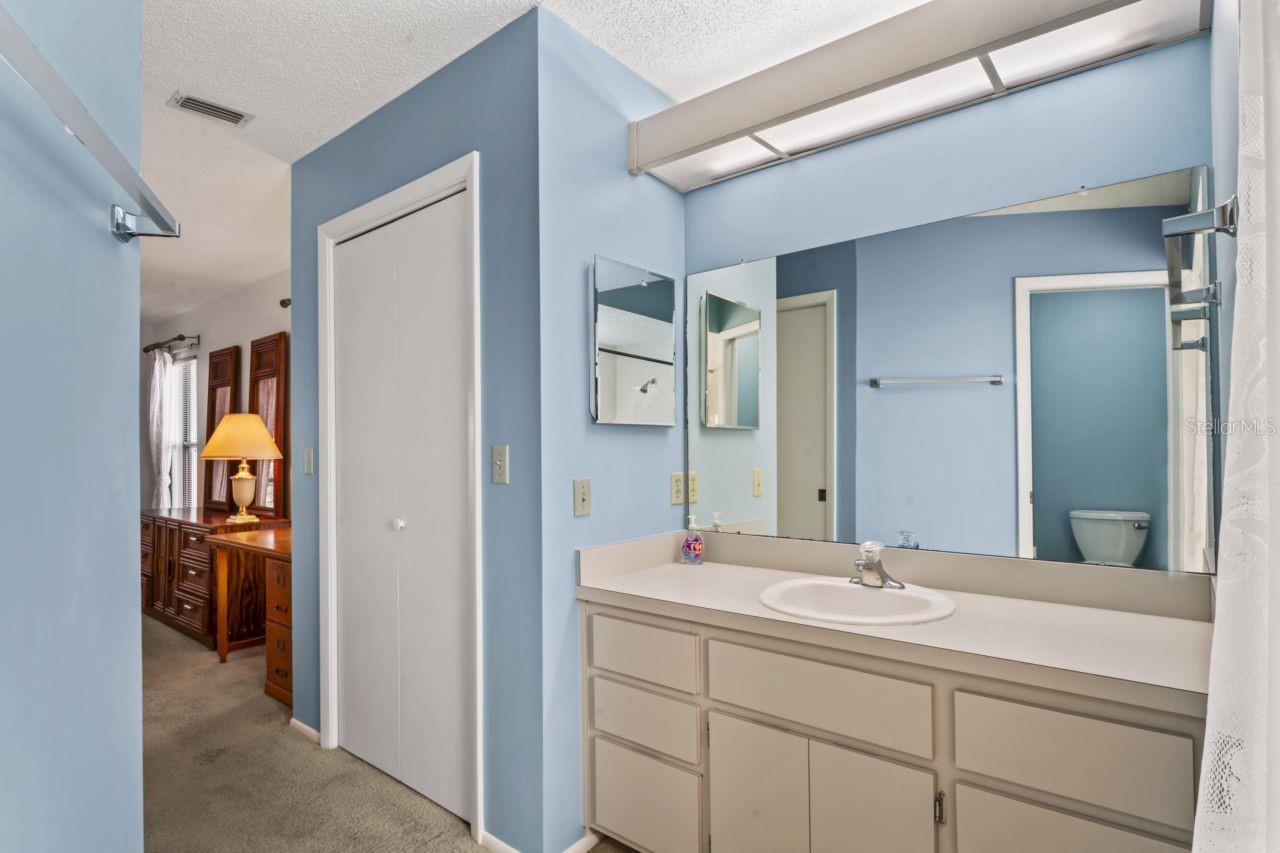 Image 37 of 64 For 9115 Glen Moor Lane