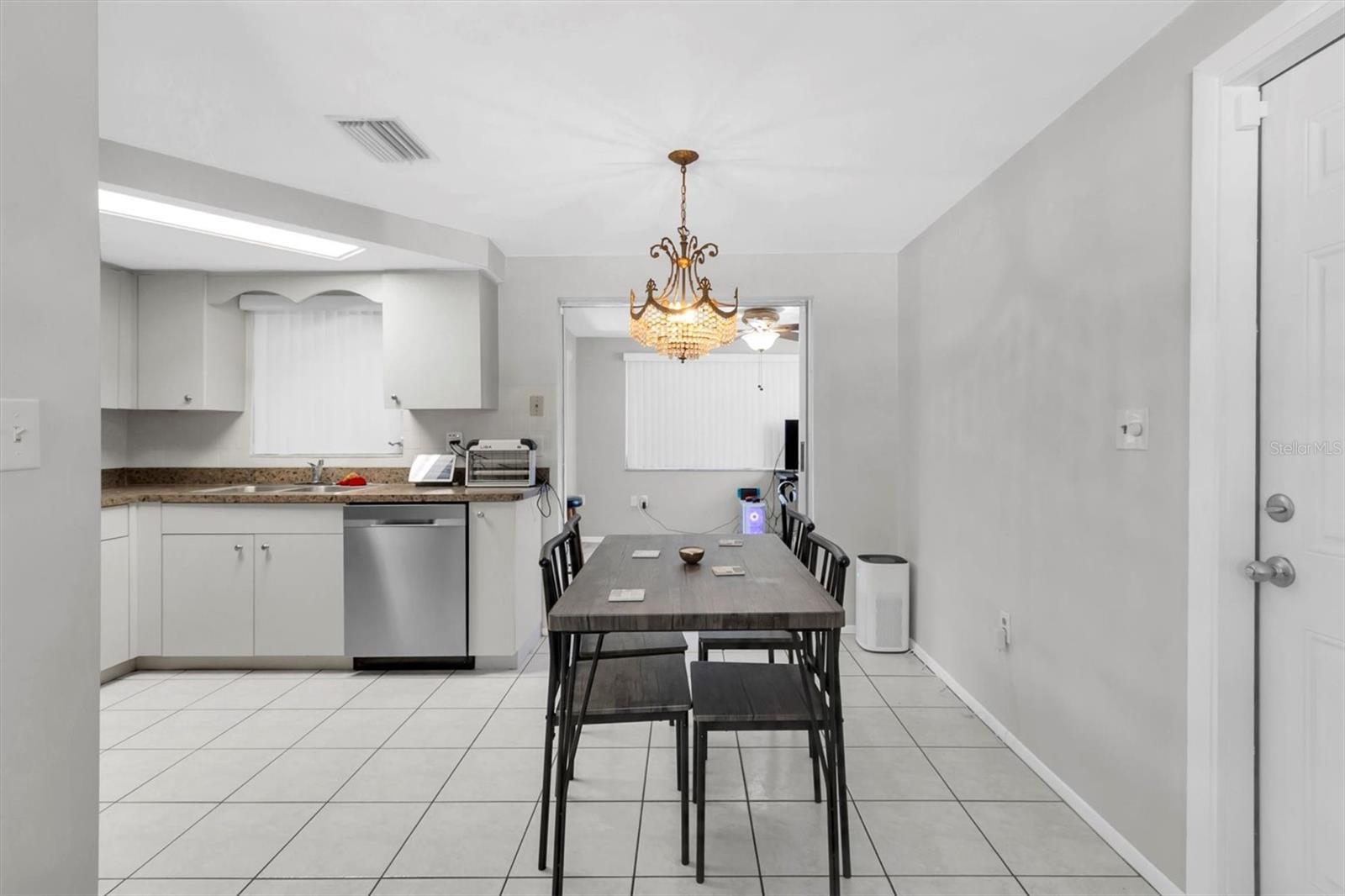 Image 10 of 28 For 3116 Fairmount Drive