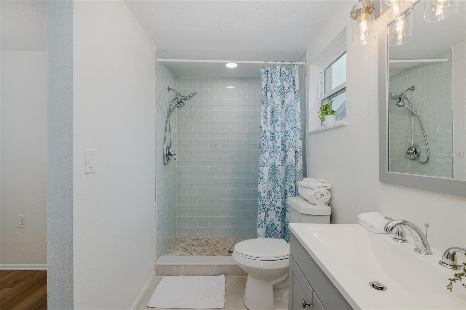 Image 23 of 38 For 7437 Daggett Terrace