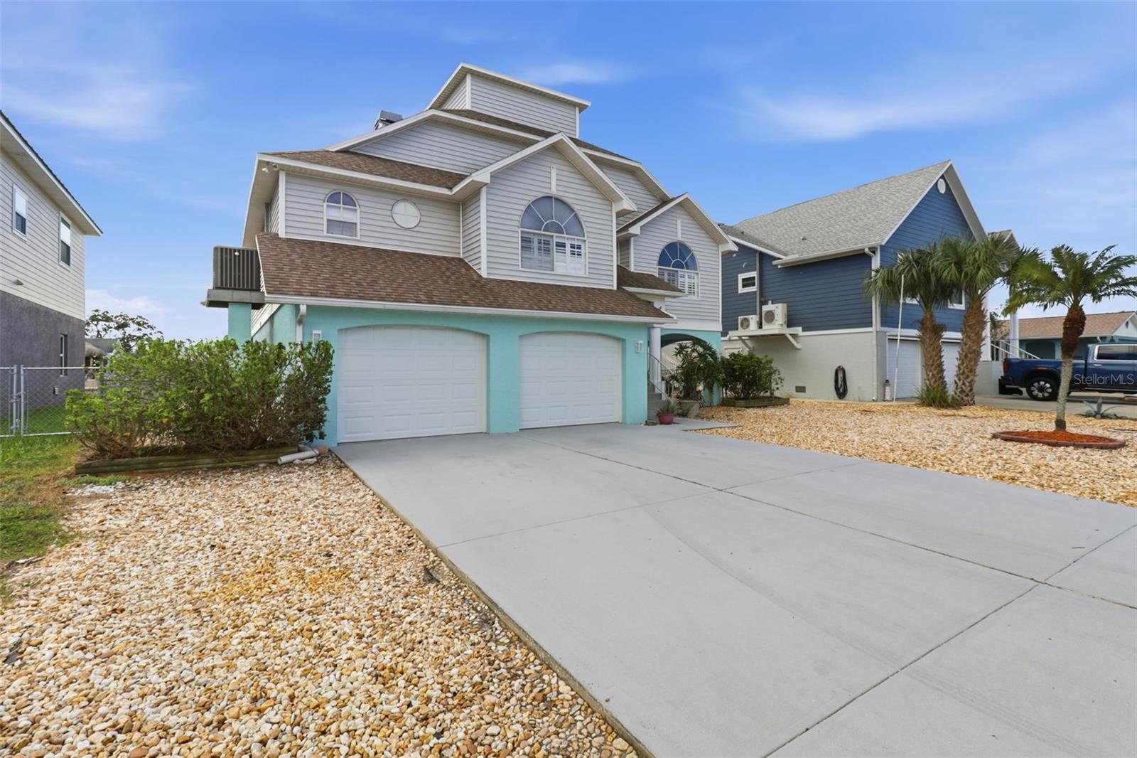 Image 3 of 35 For 7324 Islander Lane