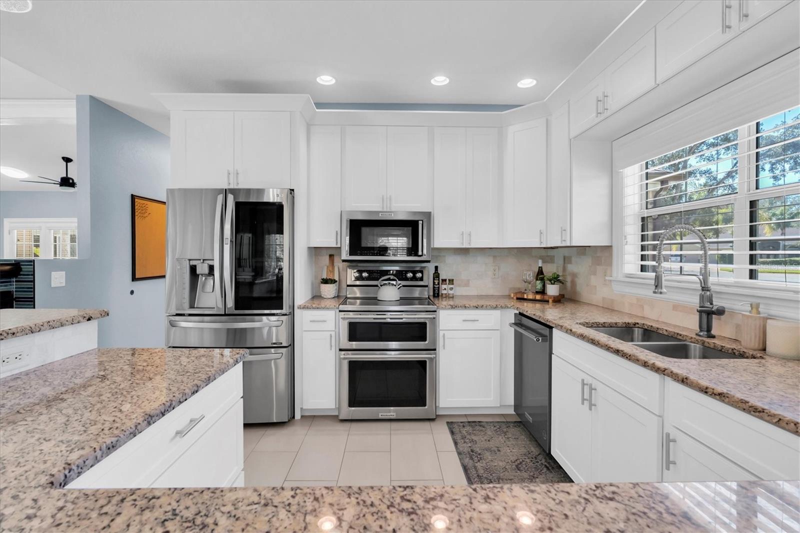 Image 18 of 63 For 11602 Lakeview Drive