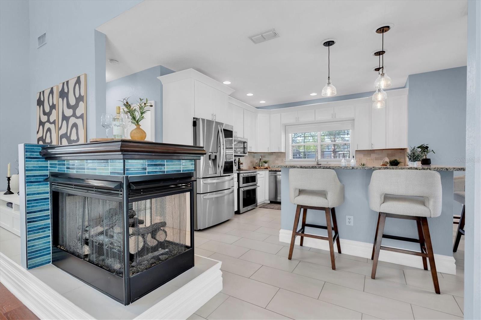 Image 19 of 63 For 11602 Lakeview Drive