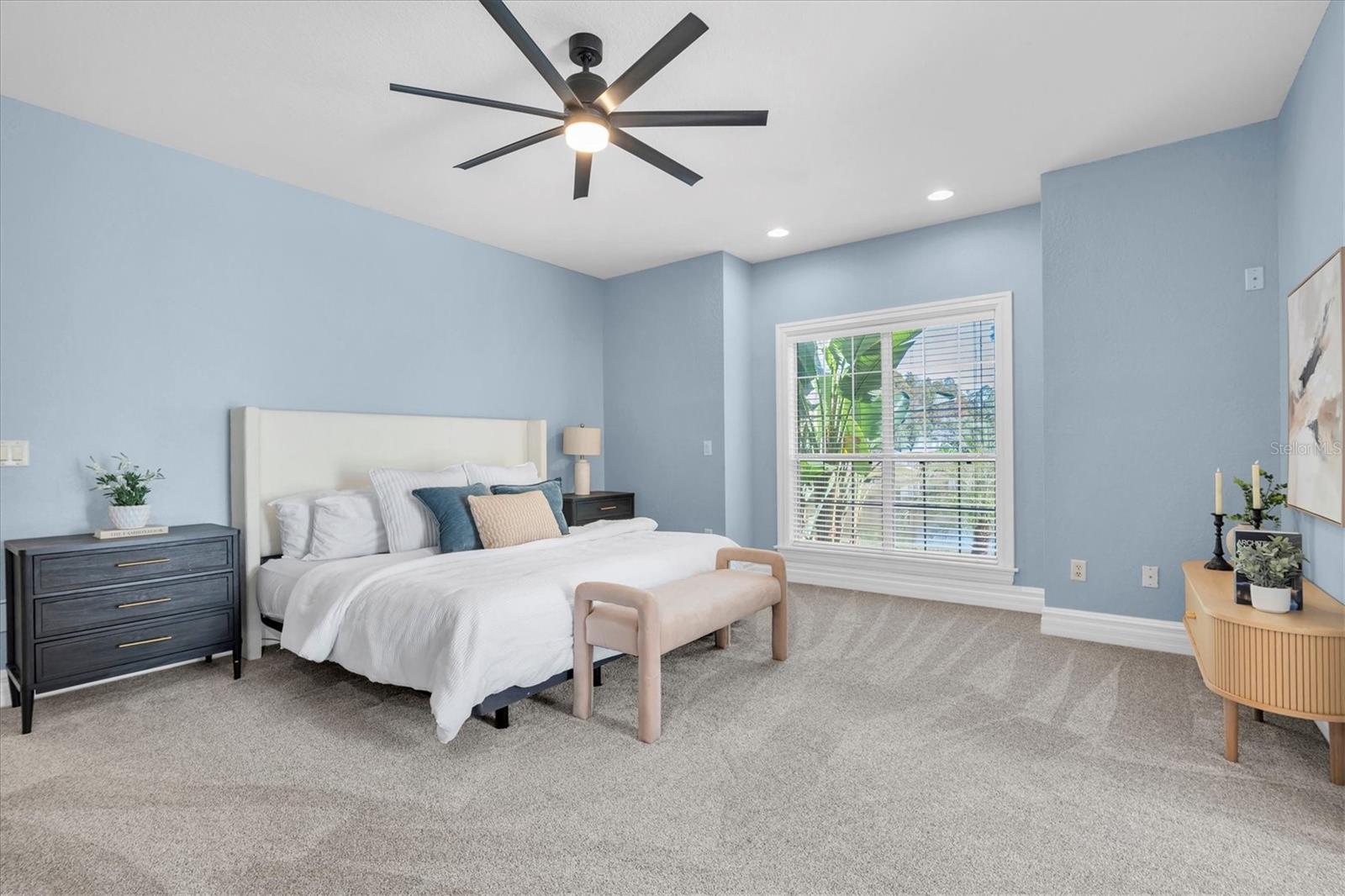 Image 22 of 63 For 11602 Lakeview Drive