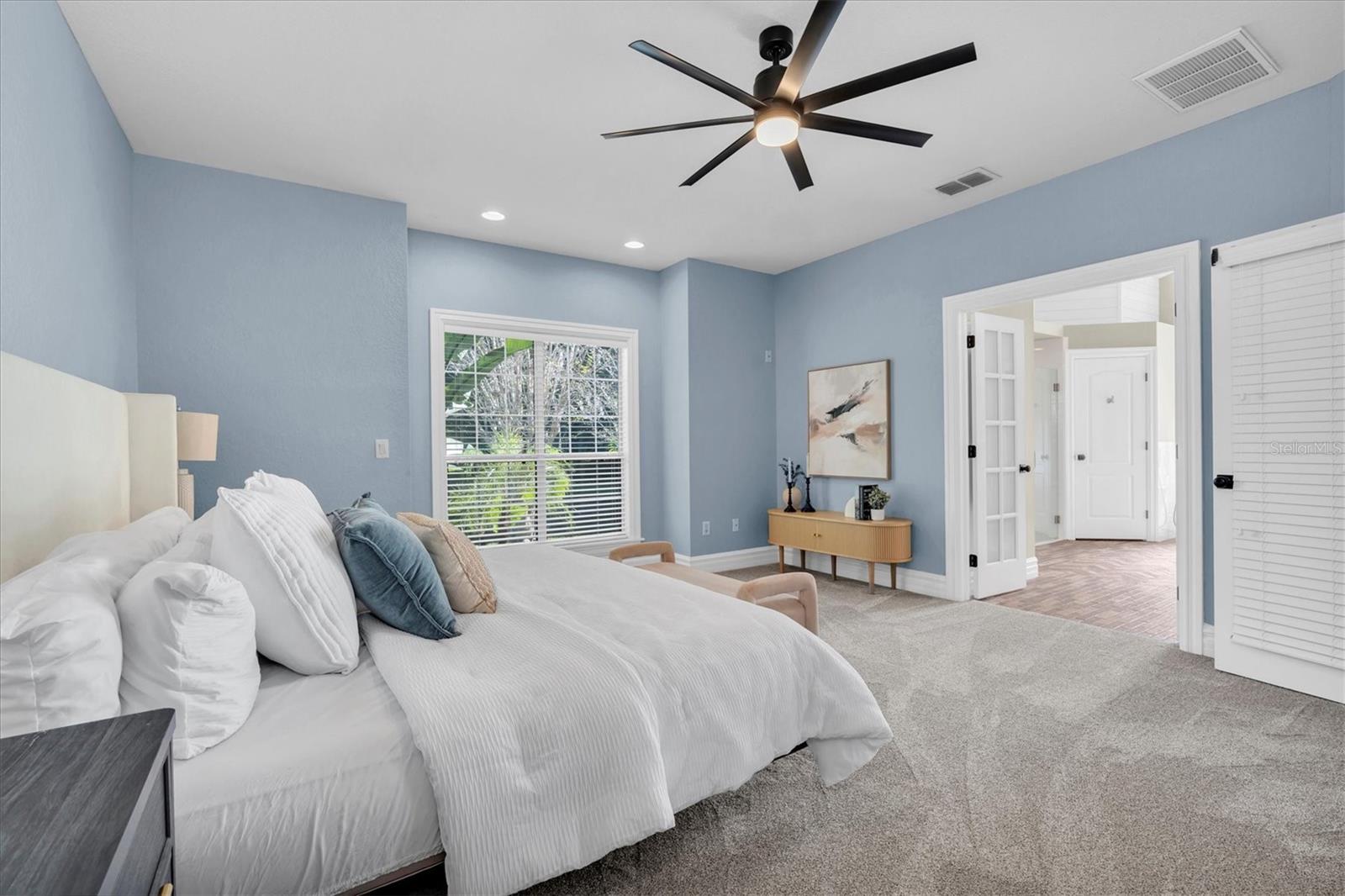 Image 23 of 63 For 11602 Lakeview Drive