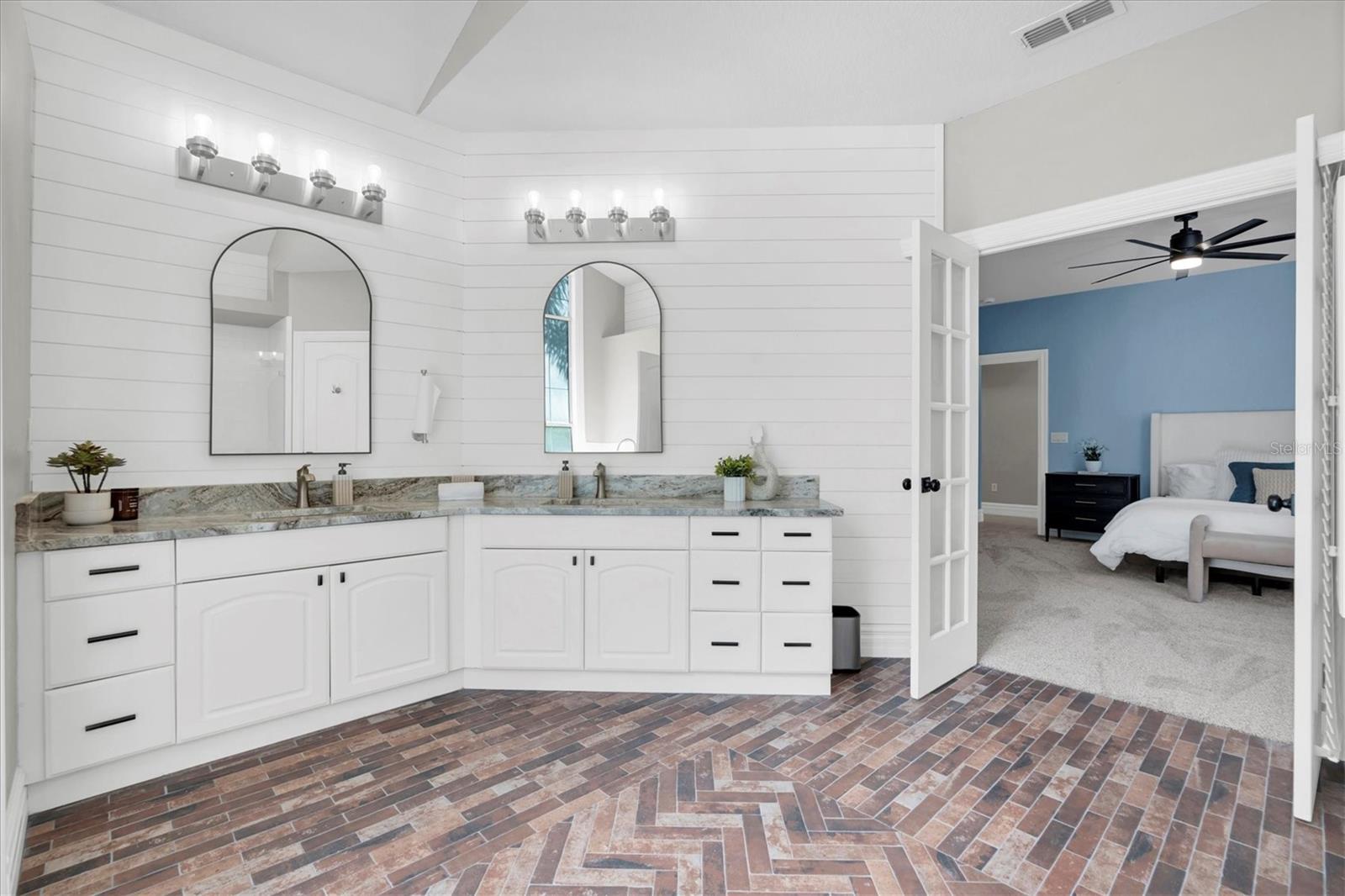 Image 25 of 63 For 11602 Lakeview Drive