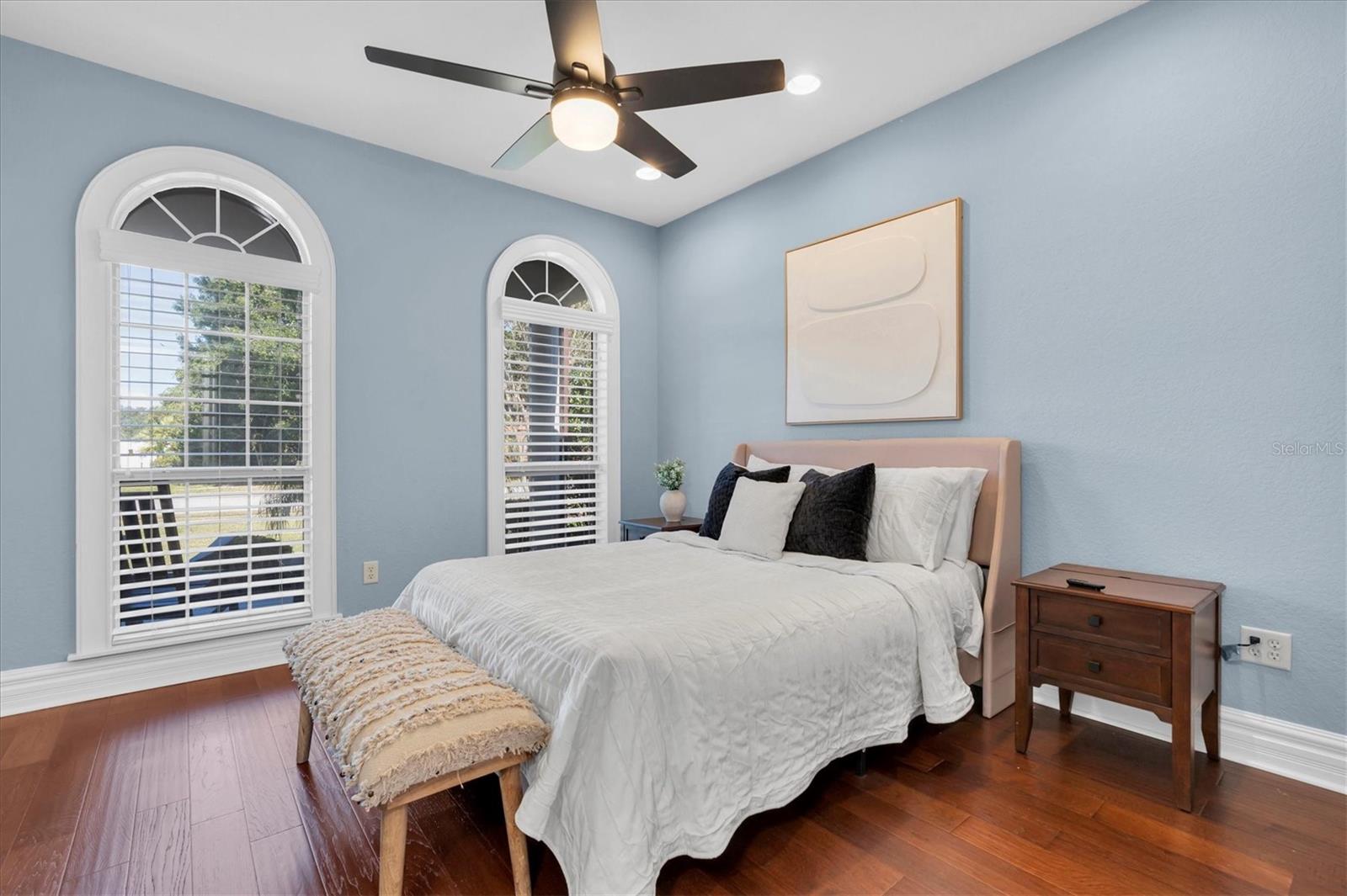 Image 30 of 63 For 11602 Lakeview Drive