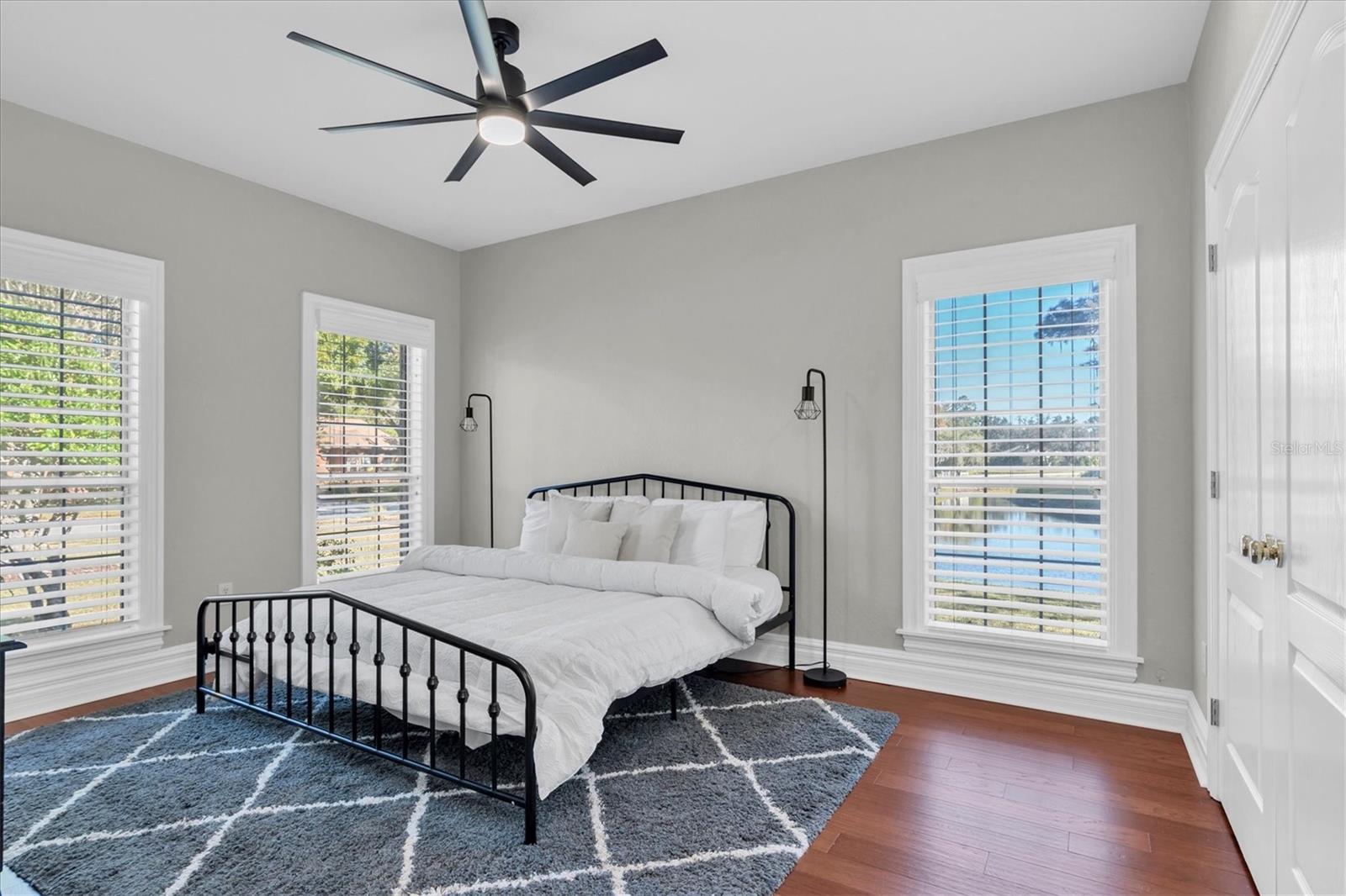 Image 32 of 63 For 11602 Lakeview Drive