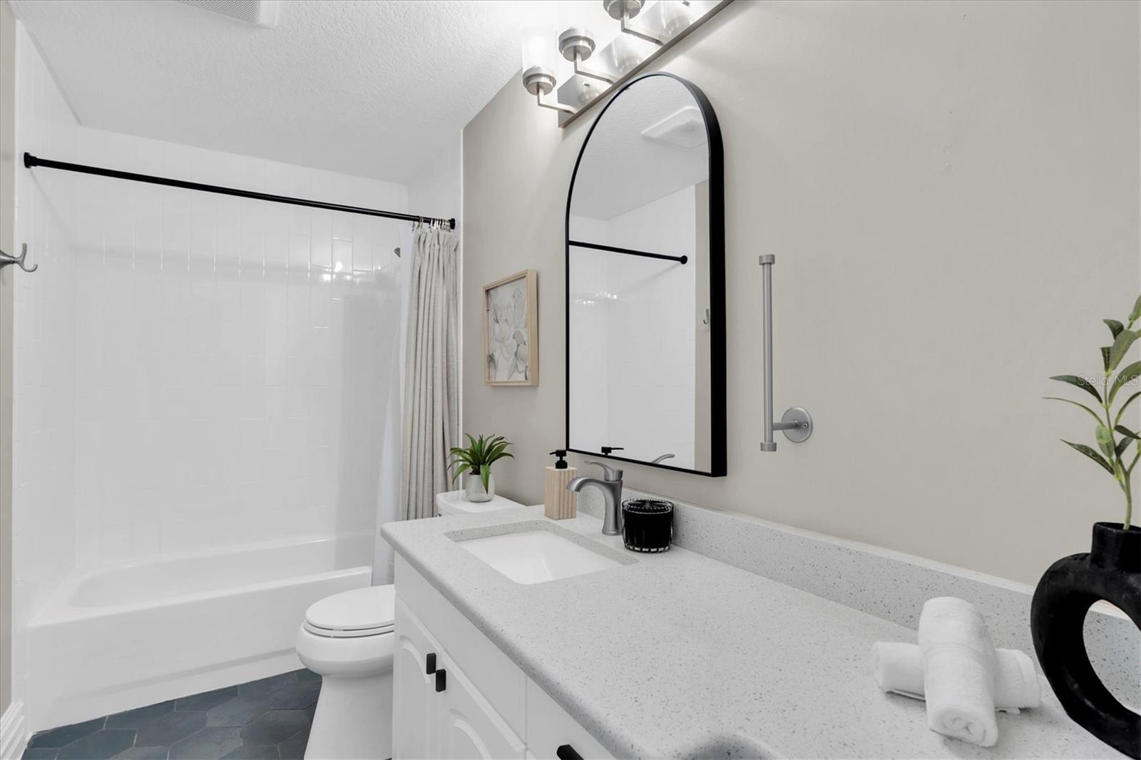 Image 33 of 63 For 11602 Lakeview Drive