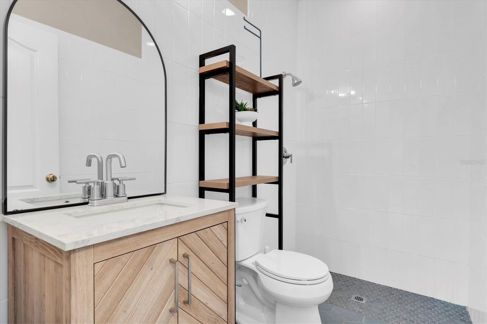 Image 43 of 63 For 11602 Lakeview Drive