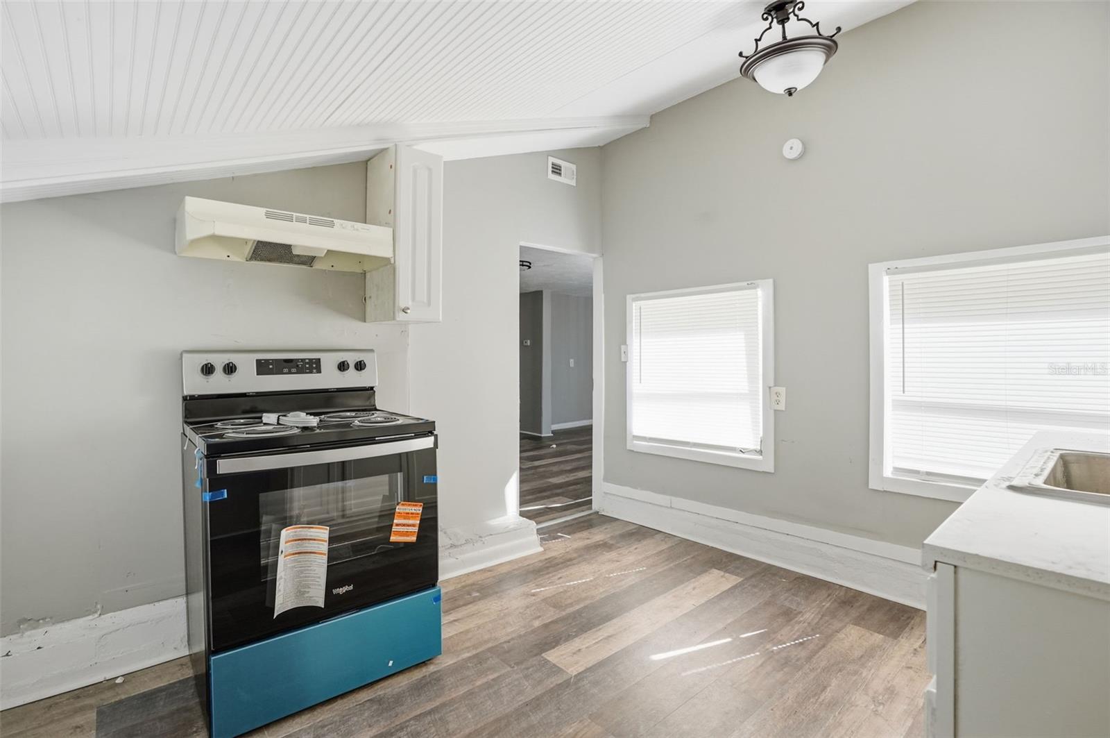 Image 9 of 34 For 7021 Hudson Avenue