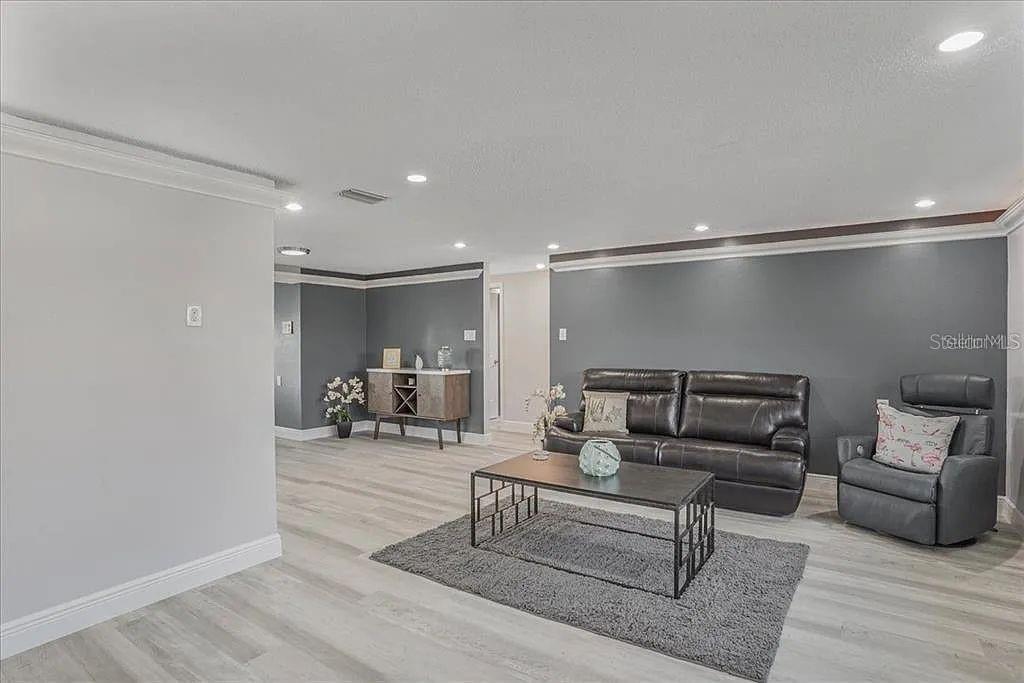 Image 5 of 23 For 4043 Topsail Trail