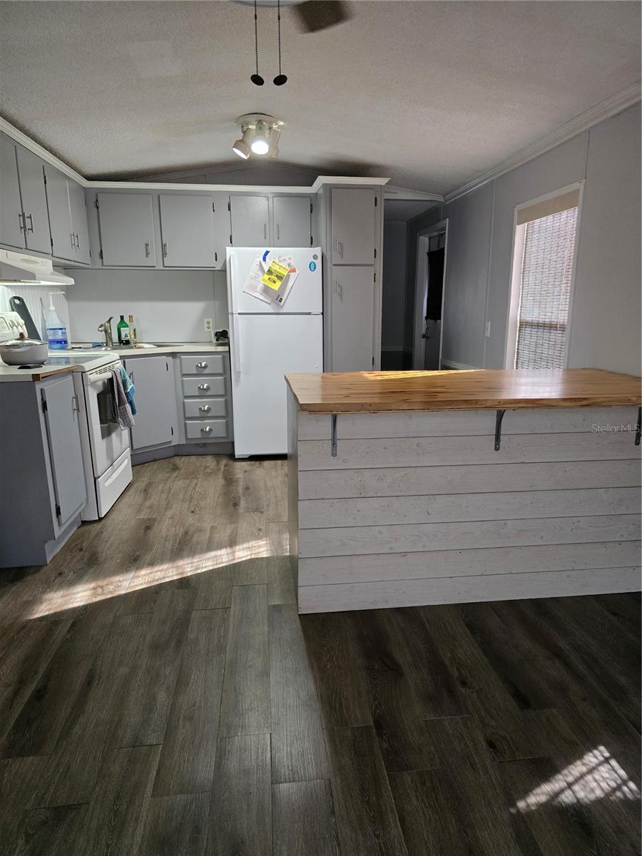 Image 4 of 9 For 9308 Stingray Drive