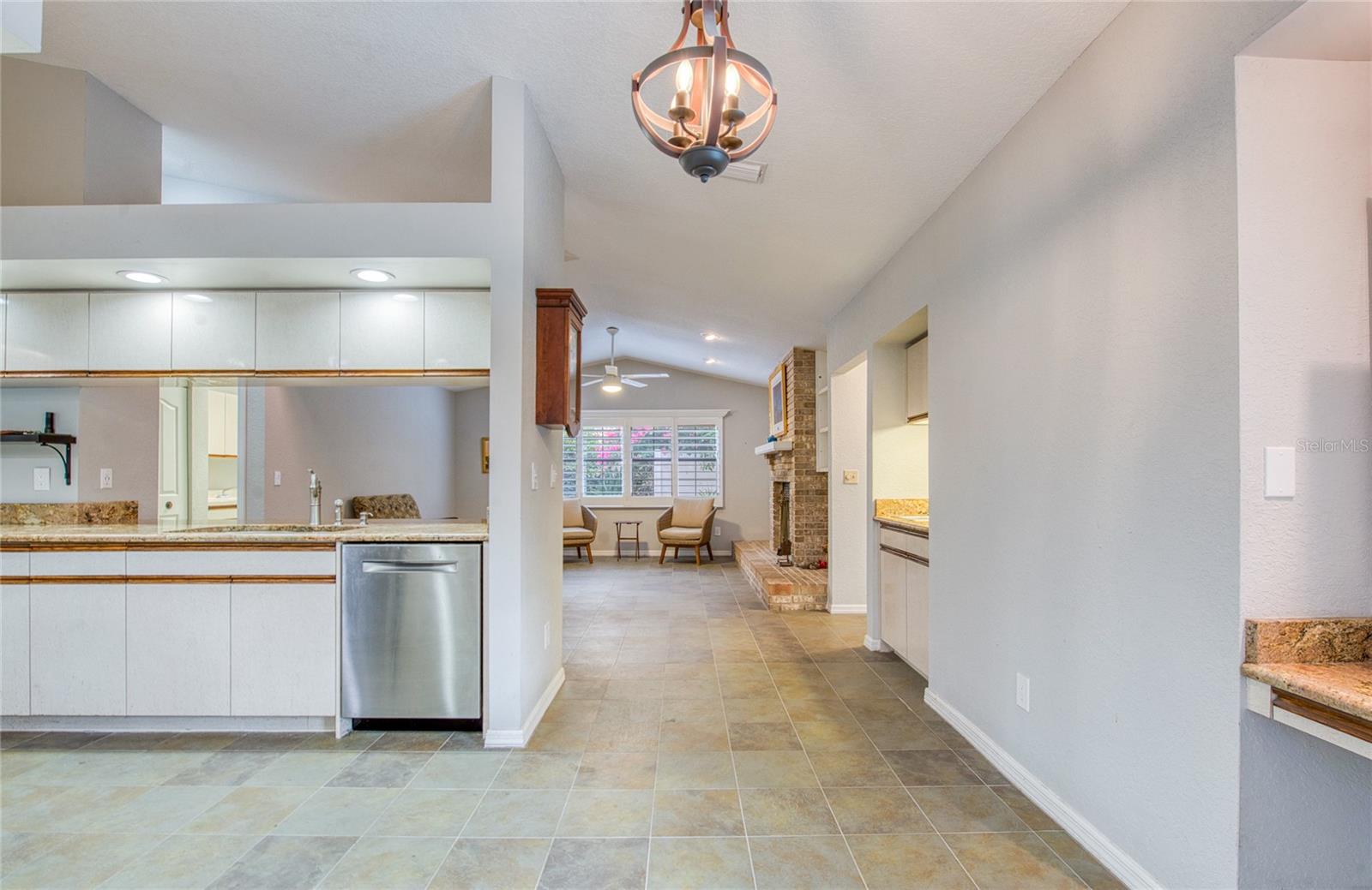 Image 23 of 58 For 44 Ridgecroft Lane