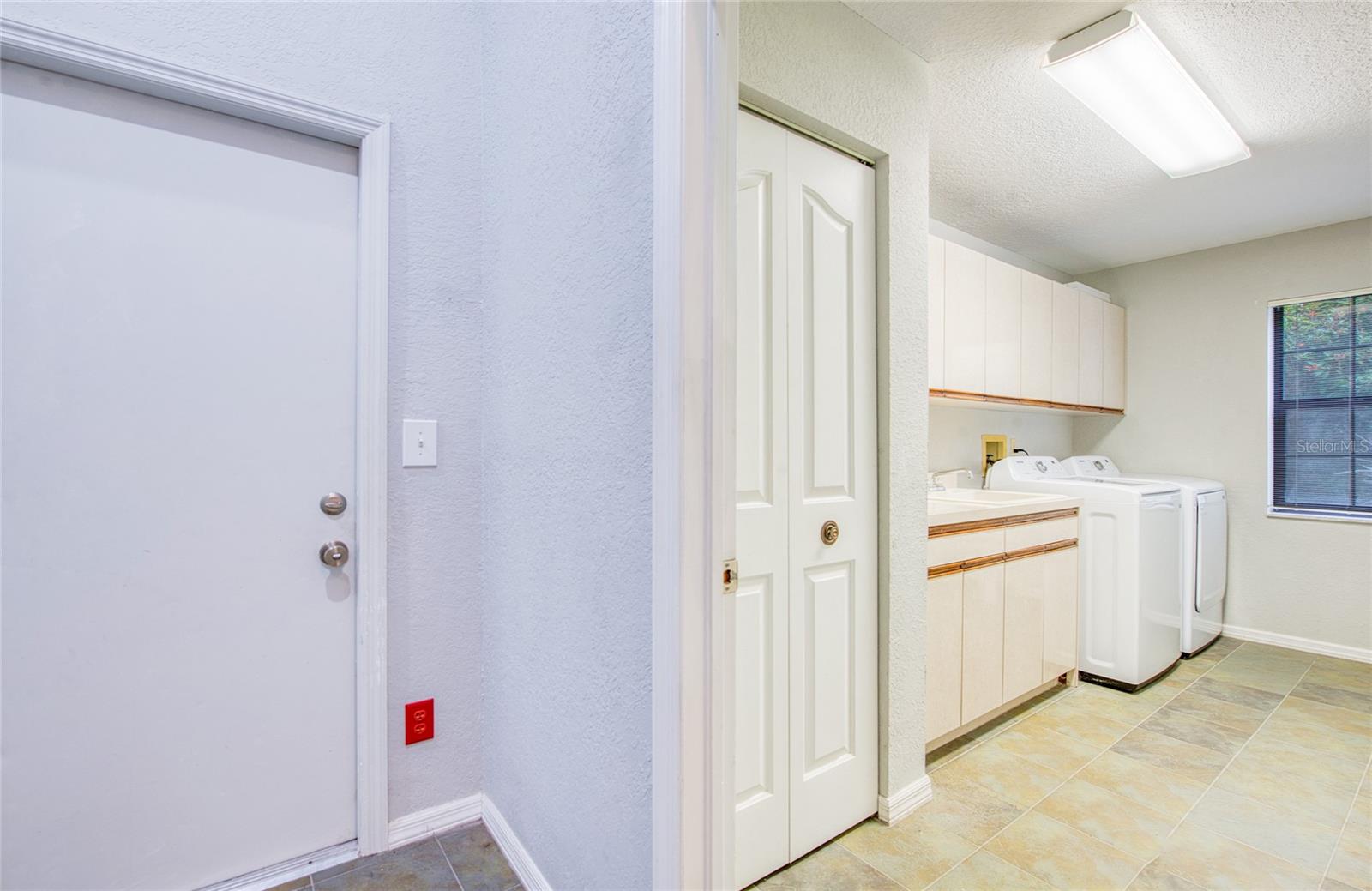 Image 25 of 58 For 44 Ridgecroft Lane