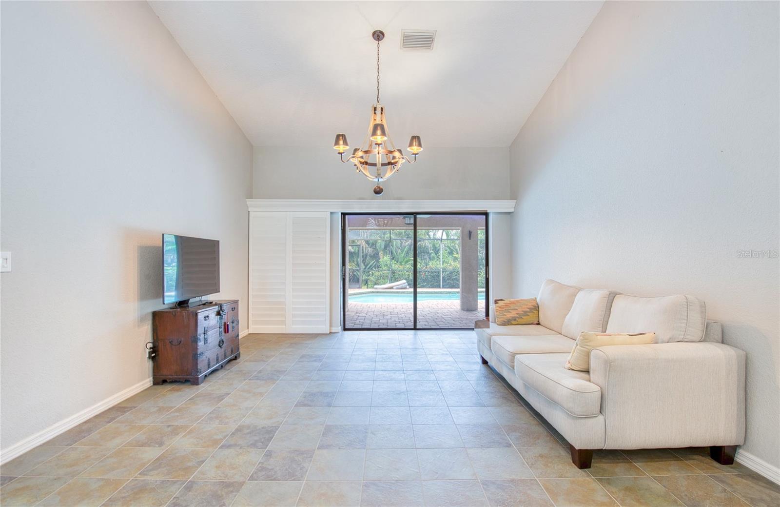 Image 7 of 58 For 44 Ridgecroft Lane