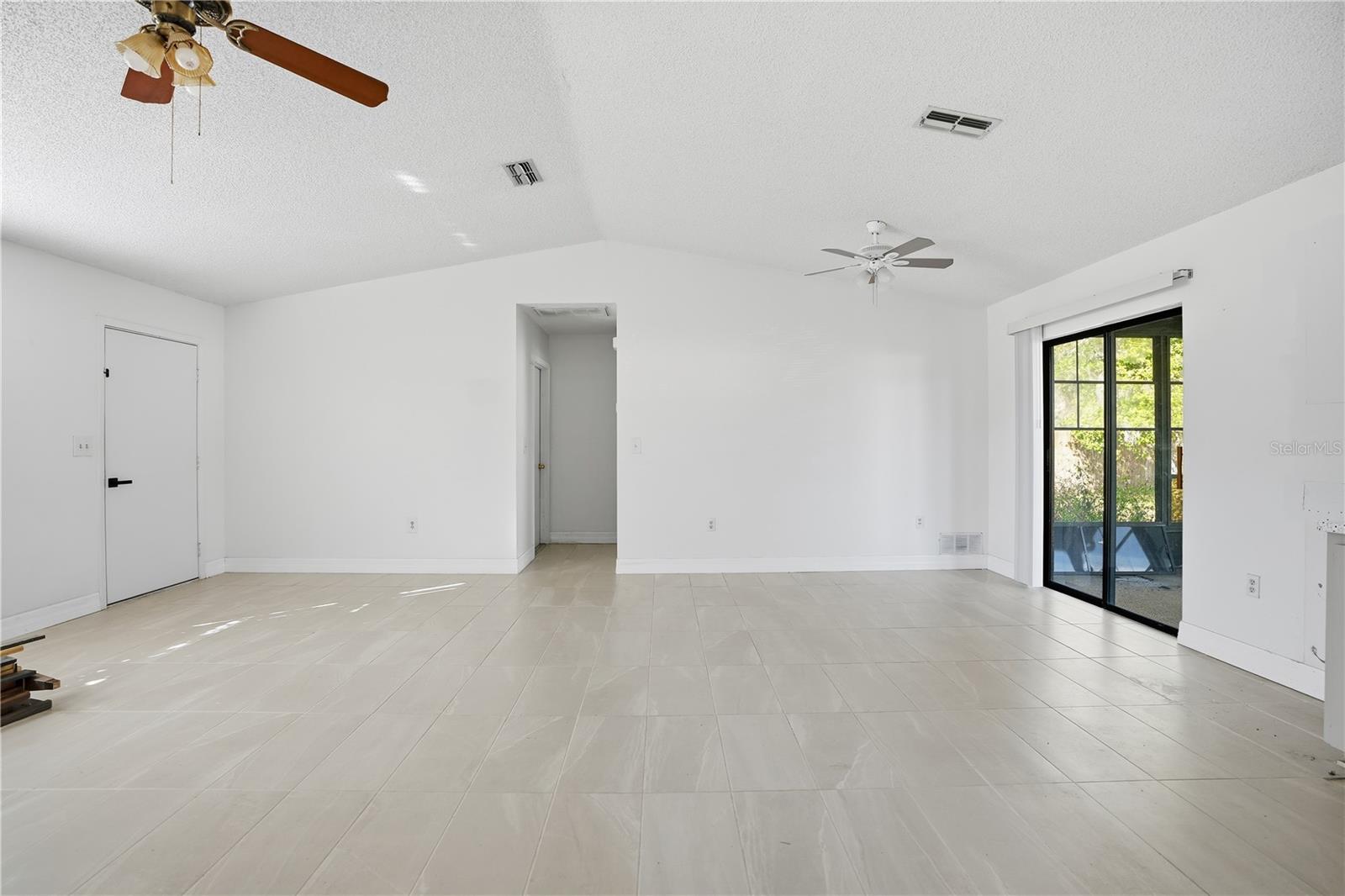 Image 3 of 10 For 2304 Hawthorne Road