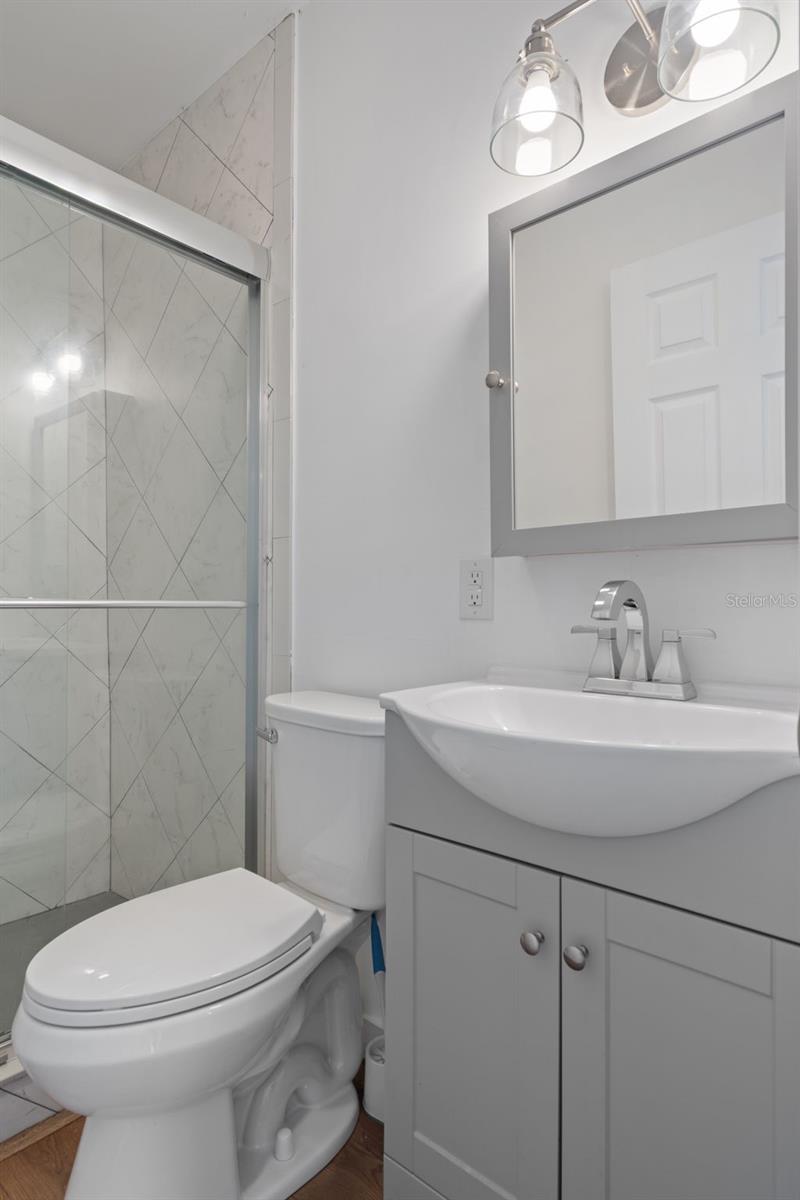 Image 17 of 30 For 515 Stafford Avenue