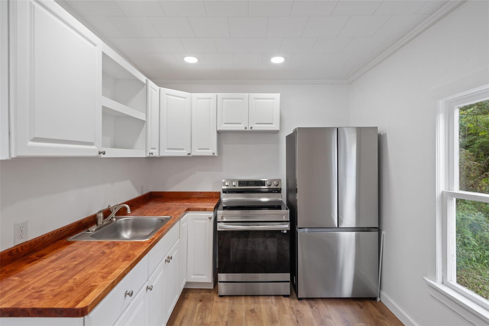 Image 4 of 30 For 515 Stafford Avenue