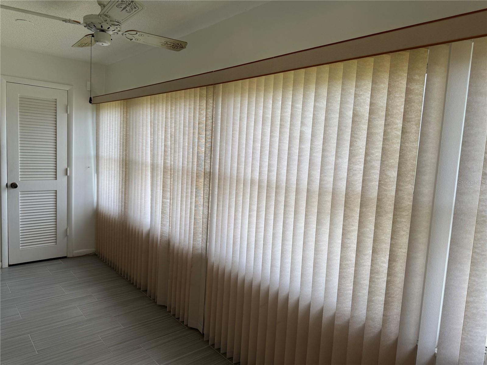 Image 11 of 17 For 4515 Marine Parkway 206