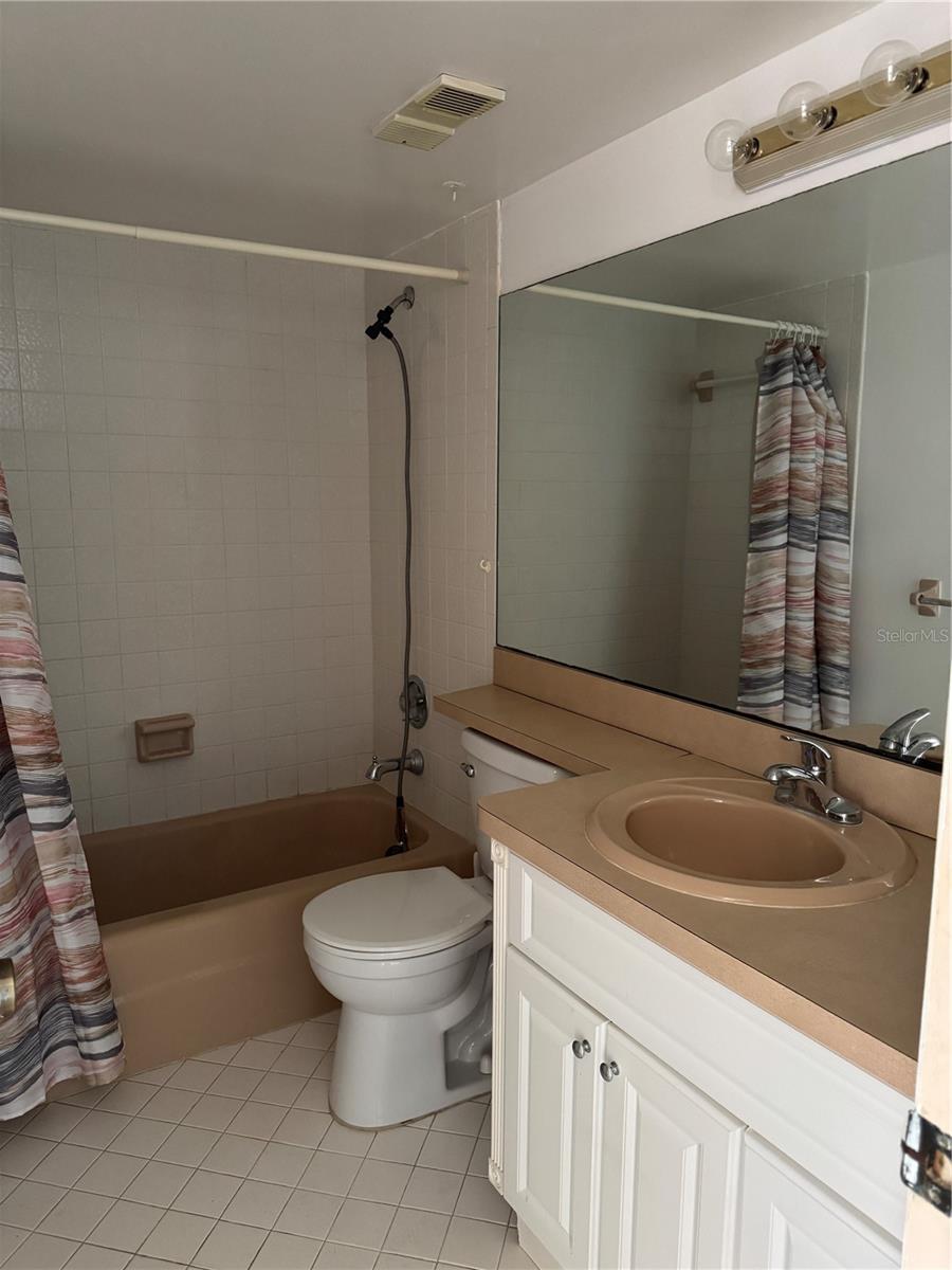 Image 13 of 17 For 4515 Marine Parkway 206