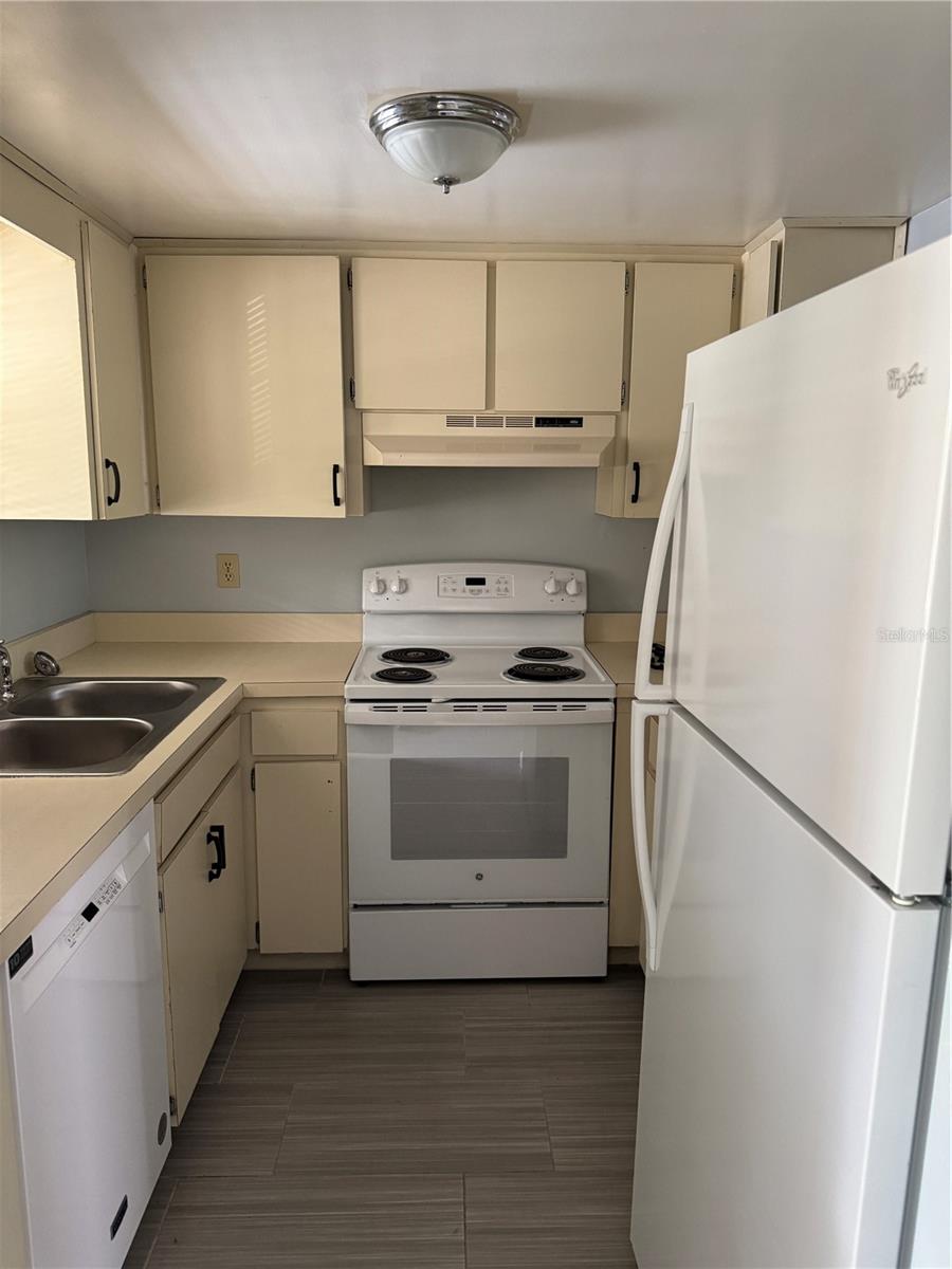 Image 7 of 17 For 4515 Marine Parkway 206