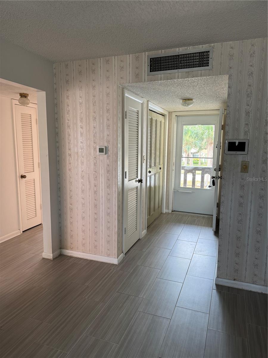 Image 8 of 17 For 4515 Marine Parkway 206