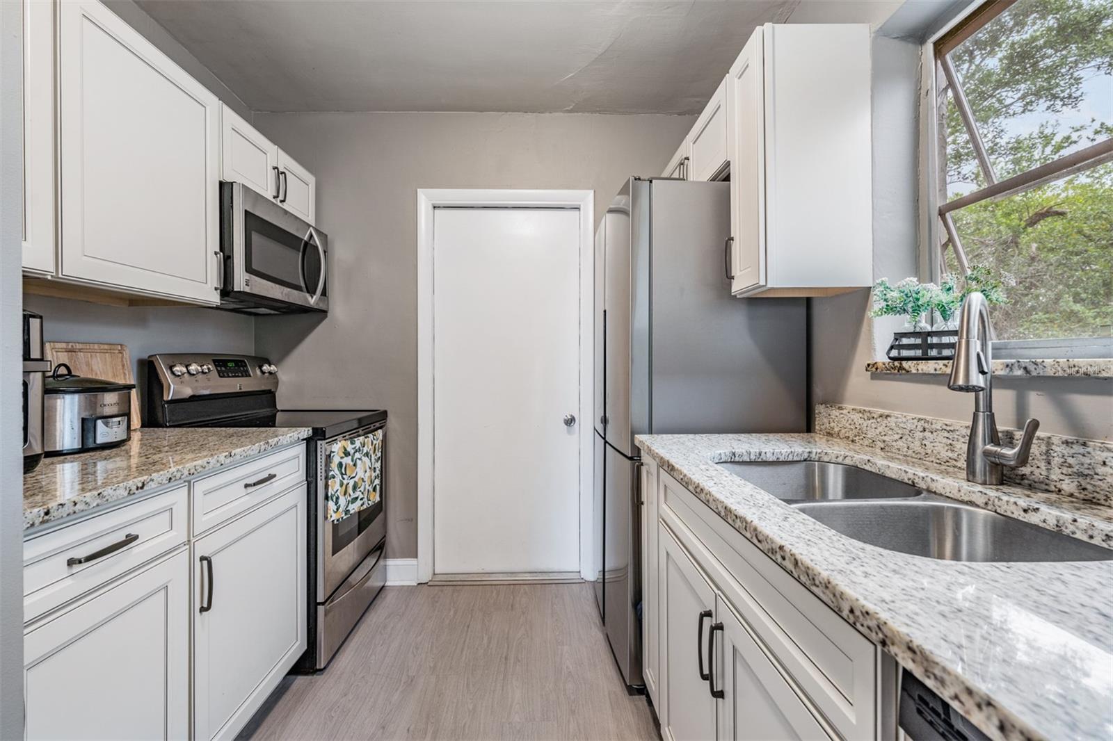 Image 11 of 15 For 6985 Merrick Lane