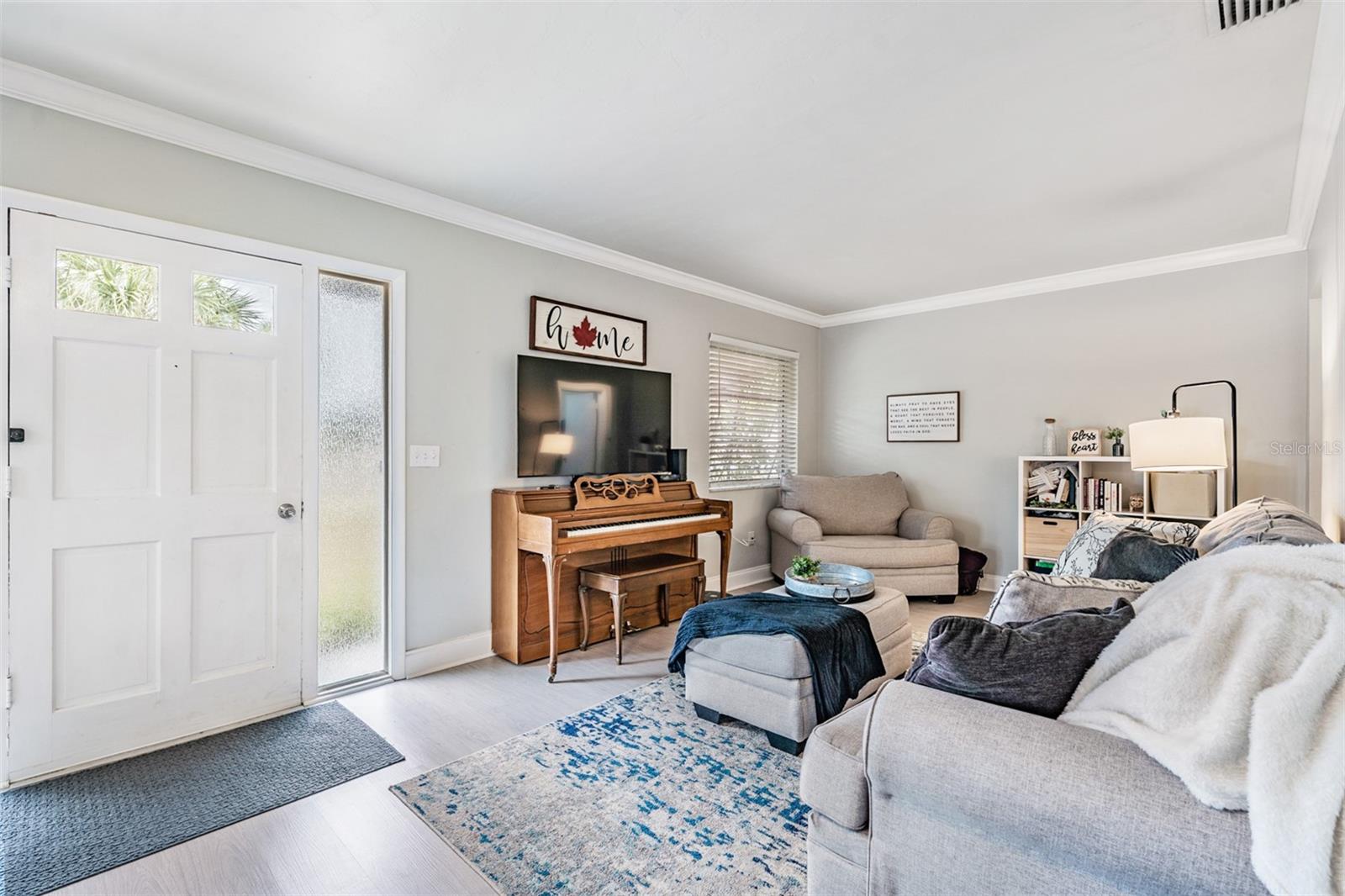 Image 3 of 15 For 6985 Merrick Lane