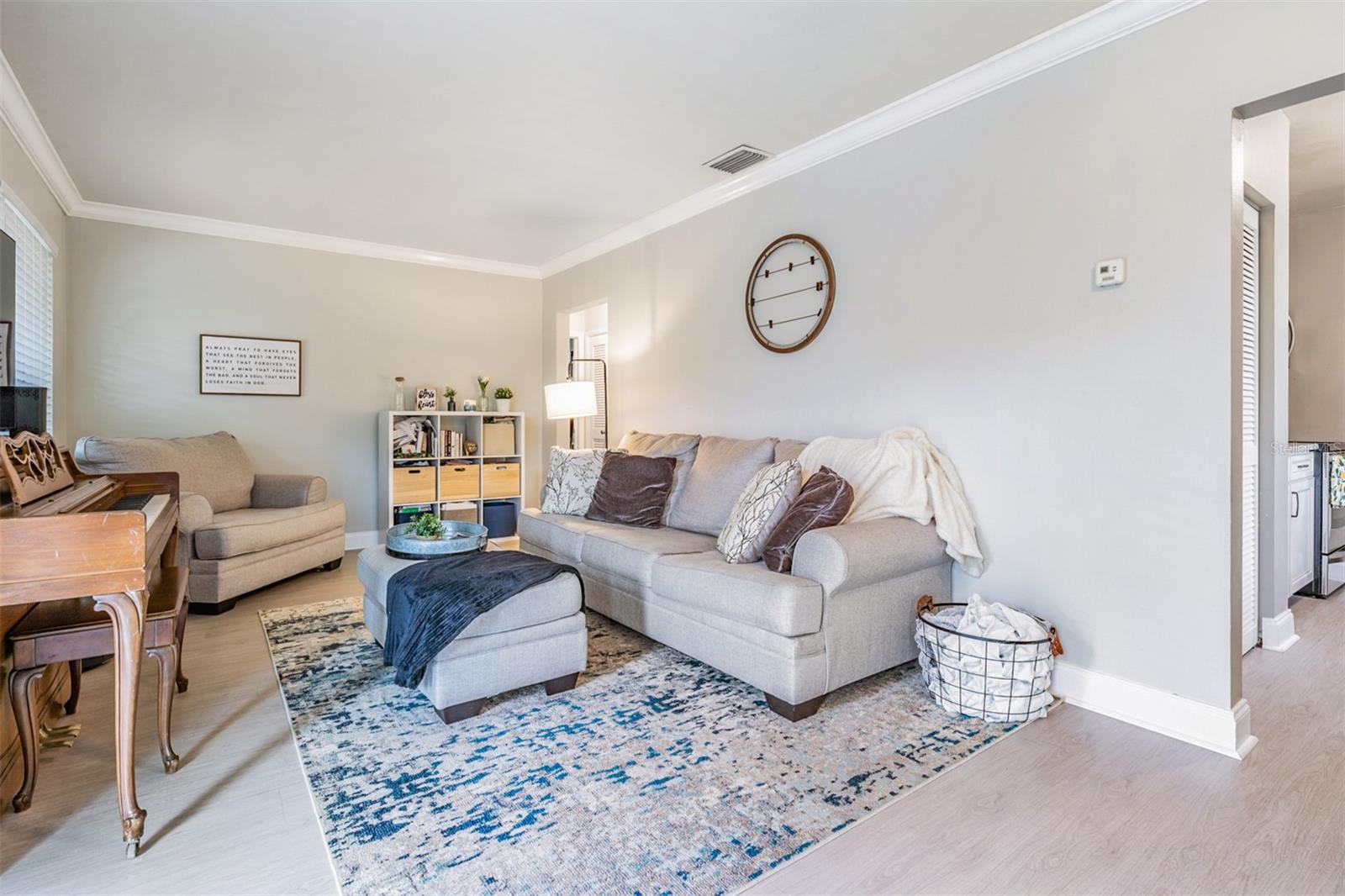 Image 4 of 15 For 6985 Merrick Lane