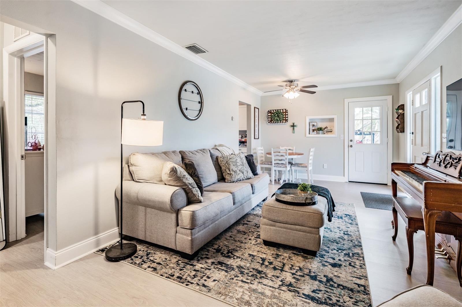 Image 5 of 15 For 6985 Merrick Lane