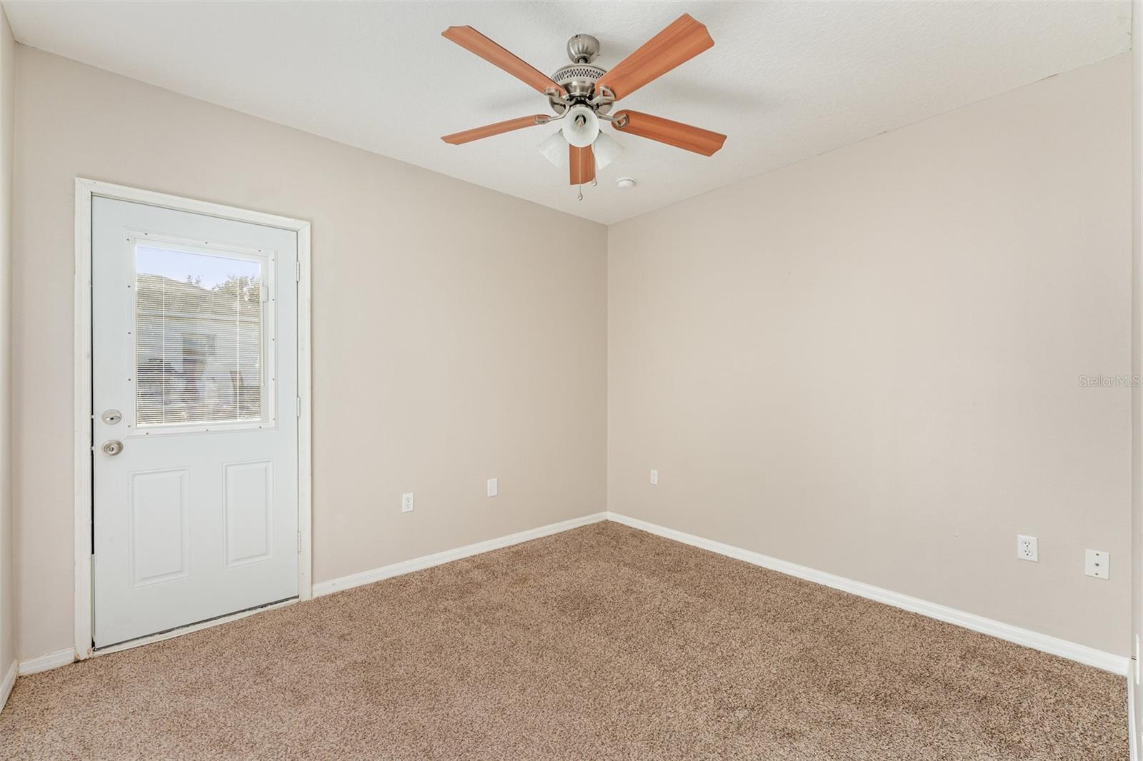 Image 10 of 15 For 998 Cumberland Drive