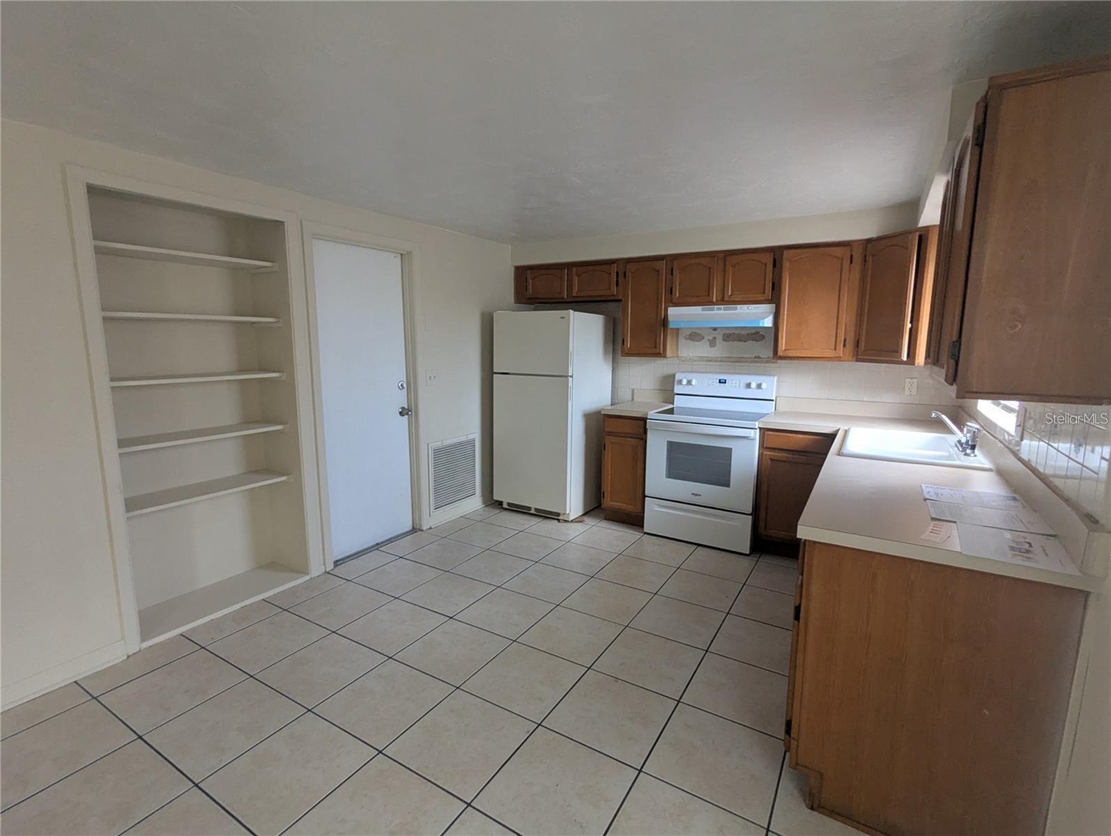 Image 5 of 16 For 3911 Redwood Drive