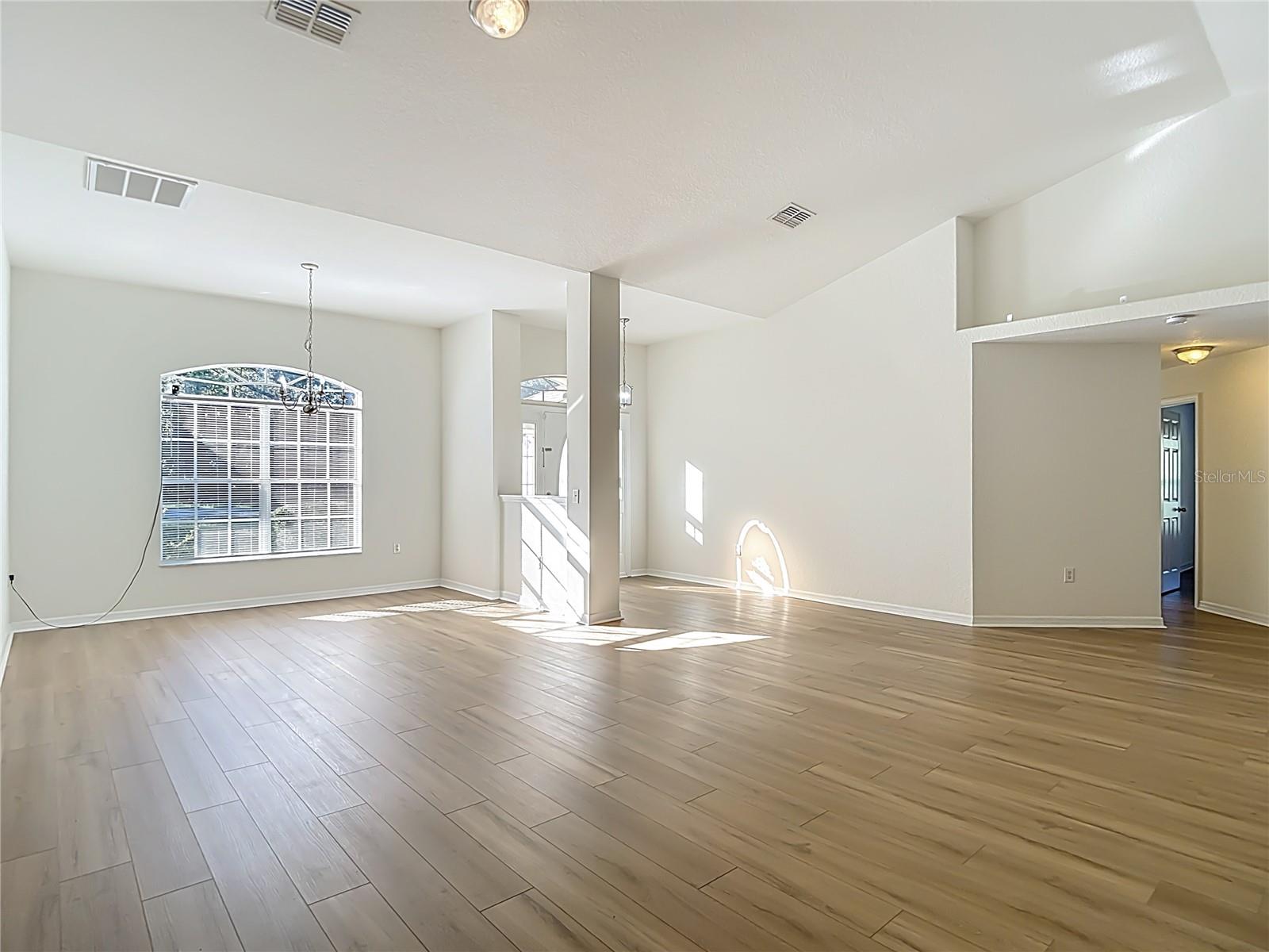 Image 16 of 77 For 207 Linder Drive