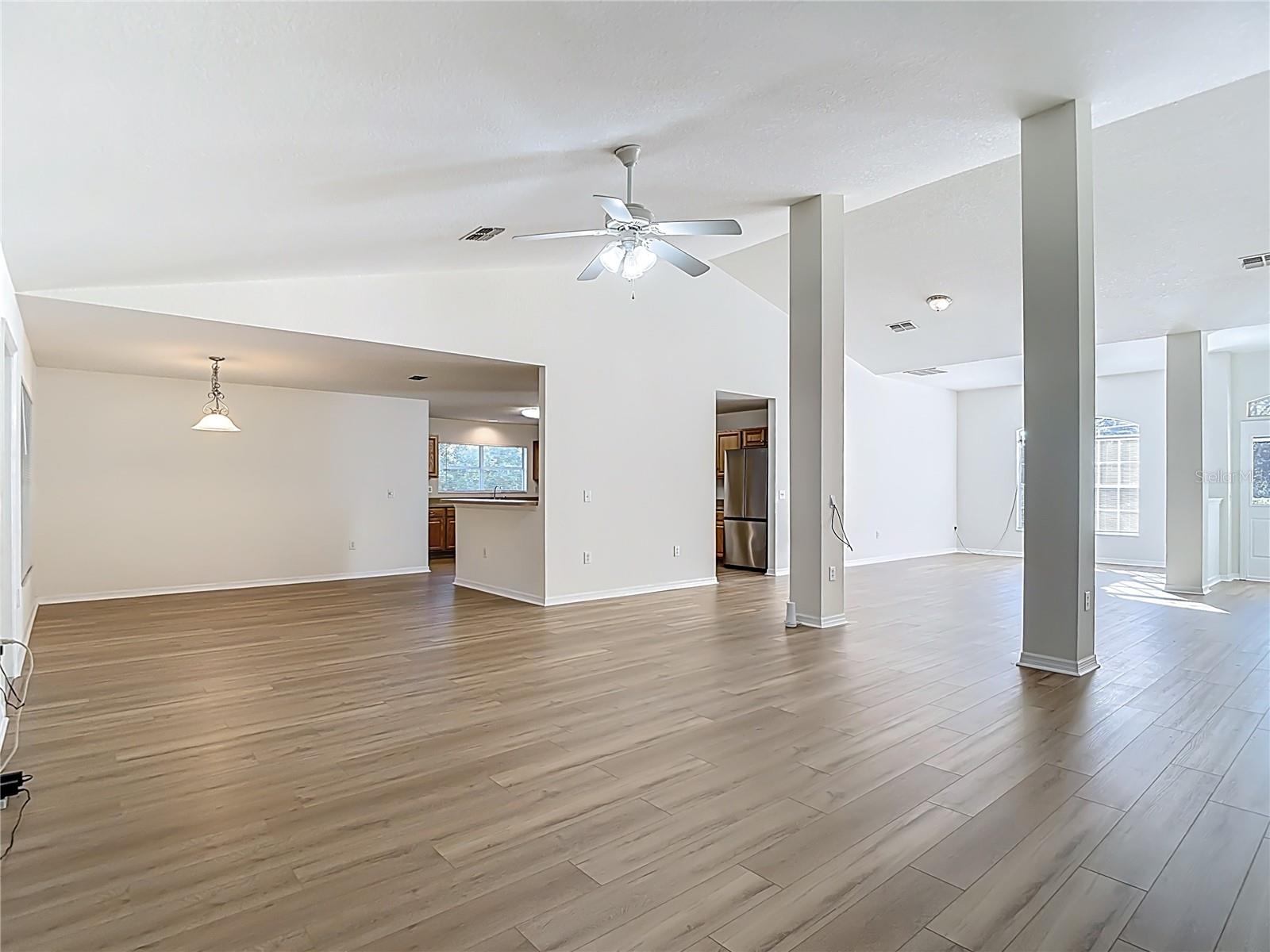 Image 19 of 77 For 207 Linder Drive