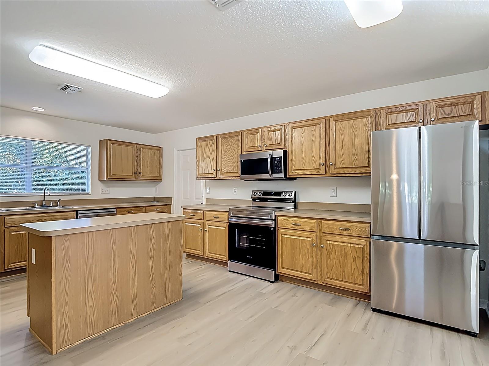 Image 27 of 77 For 207 Linder Drive