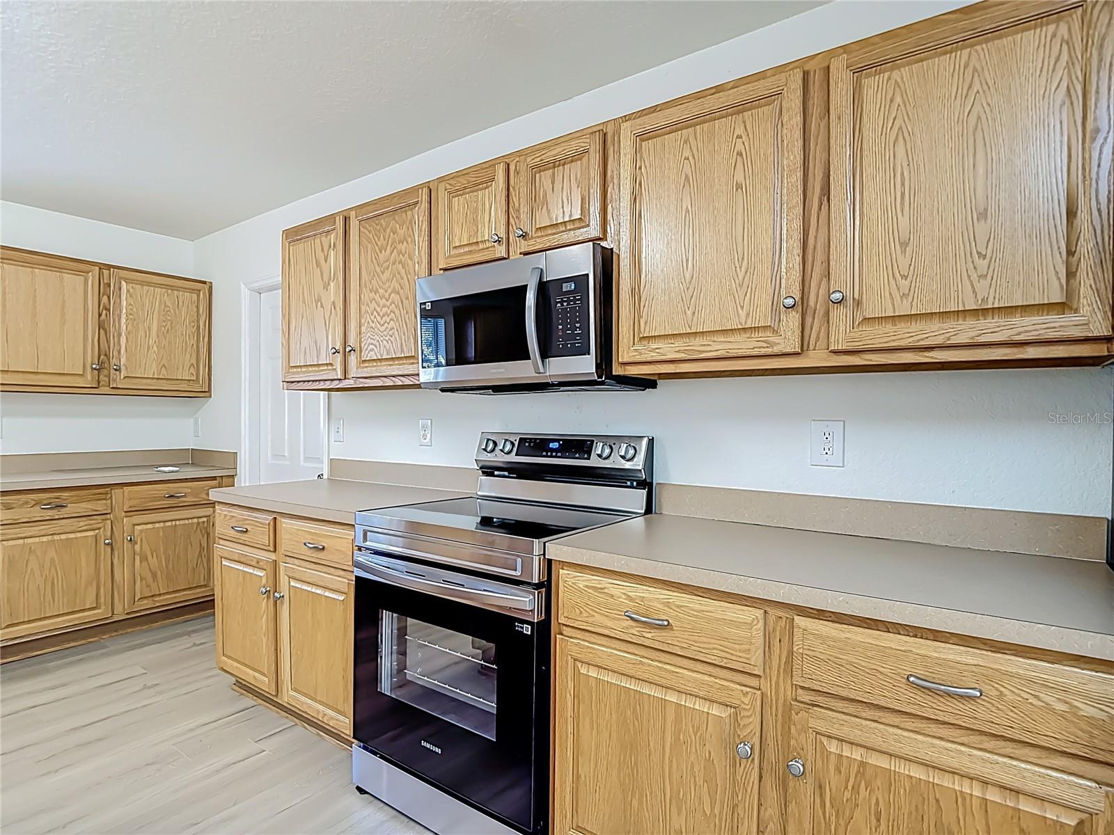 Image 28 of 77 For 207 Linder Drive