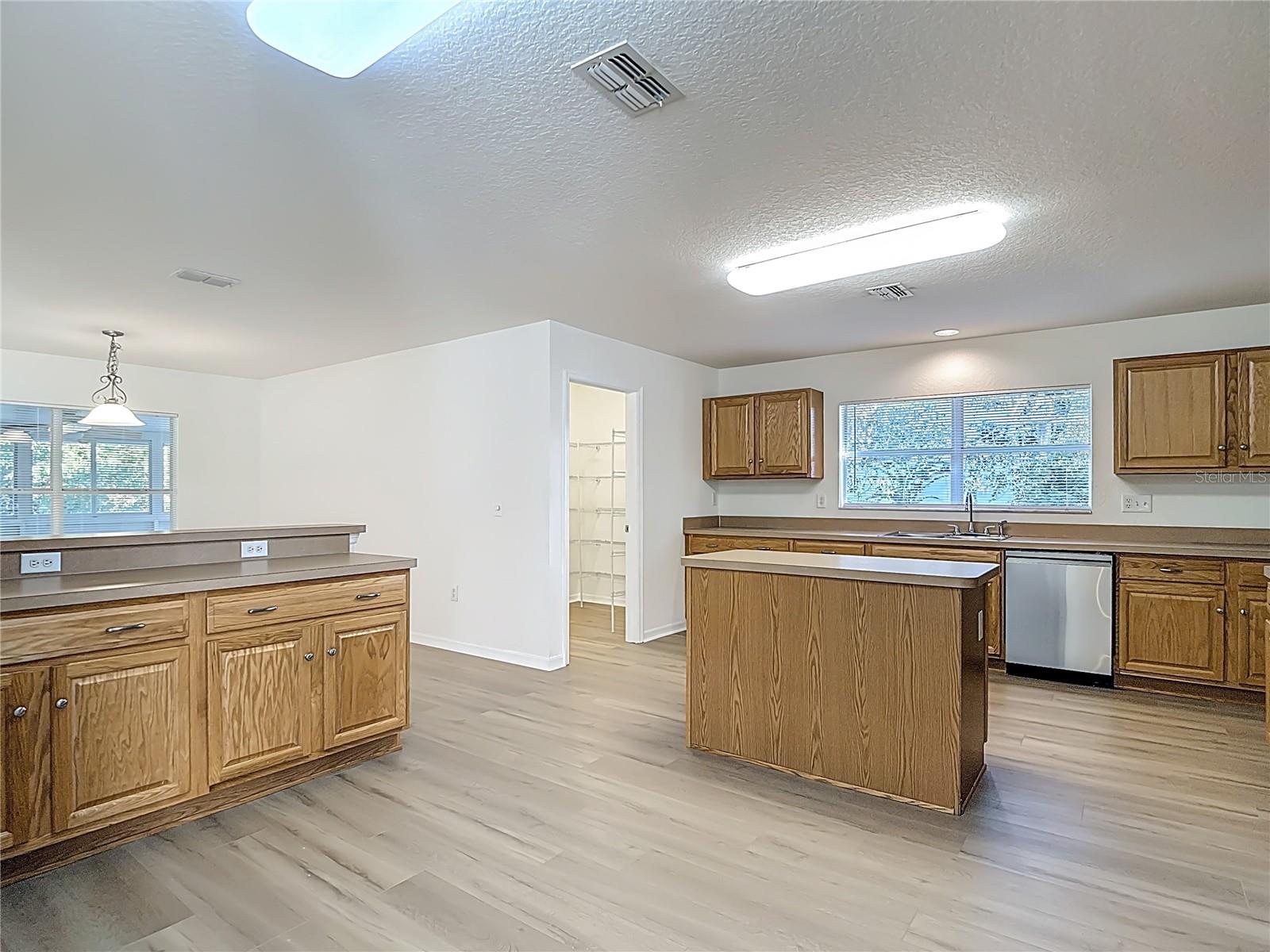 Image 30 of 77 For 207 Linder Drive