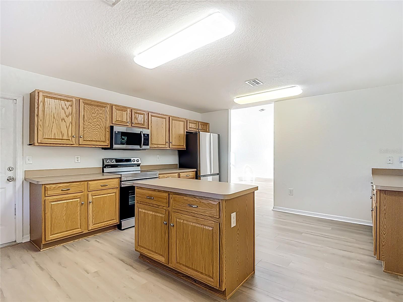 Image 34 of 77 For 207 Linder Drive