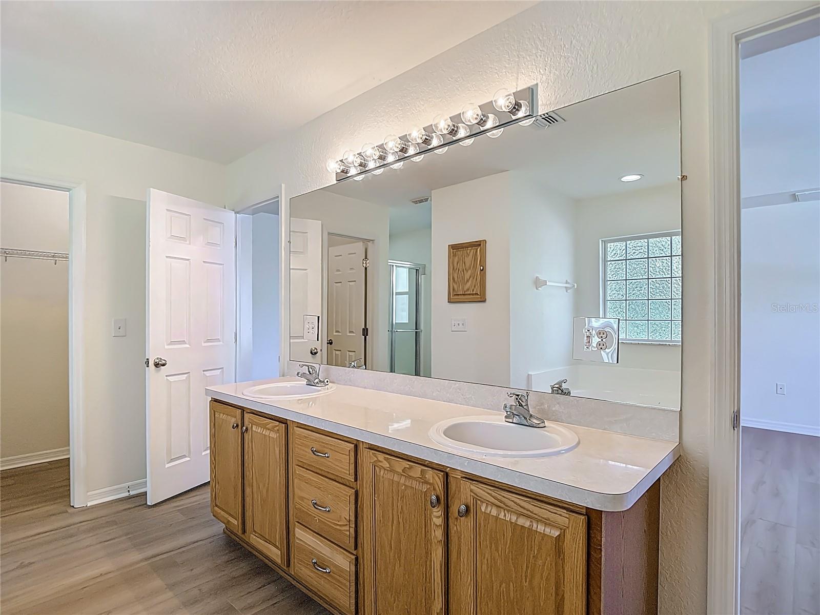 Image 40 of 77 For 207 Linder Drive