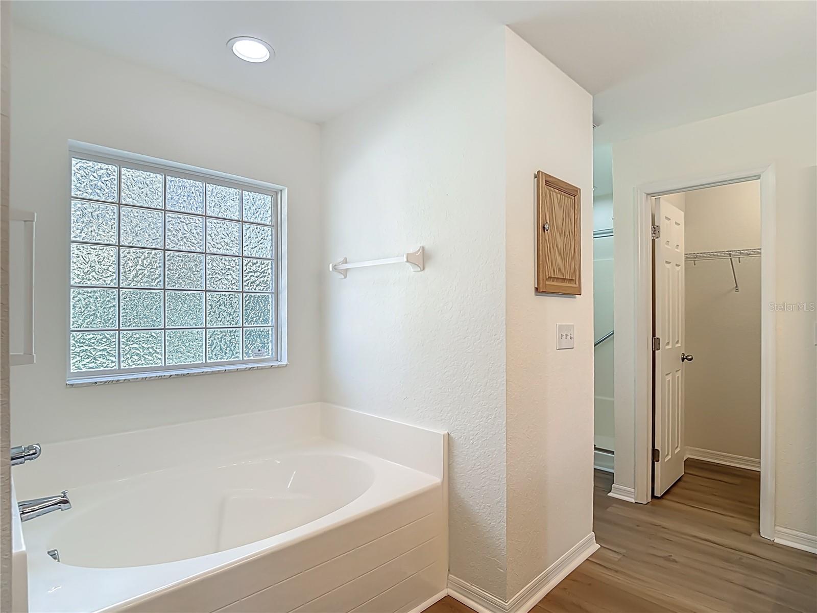 Image 41 of 77 For 207 Linder Drive