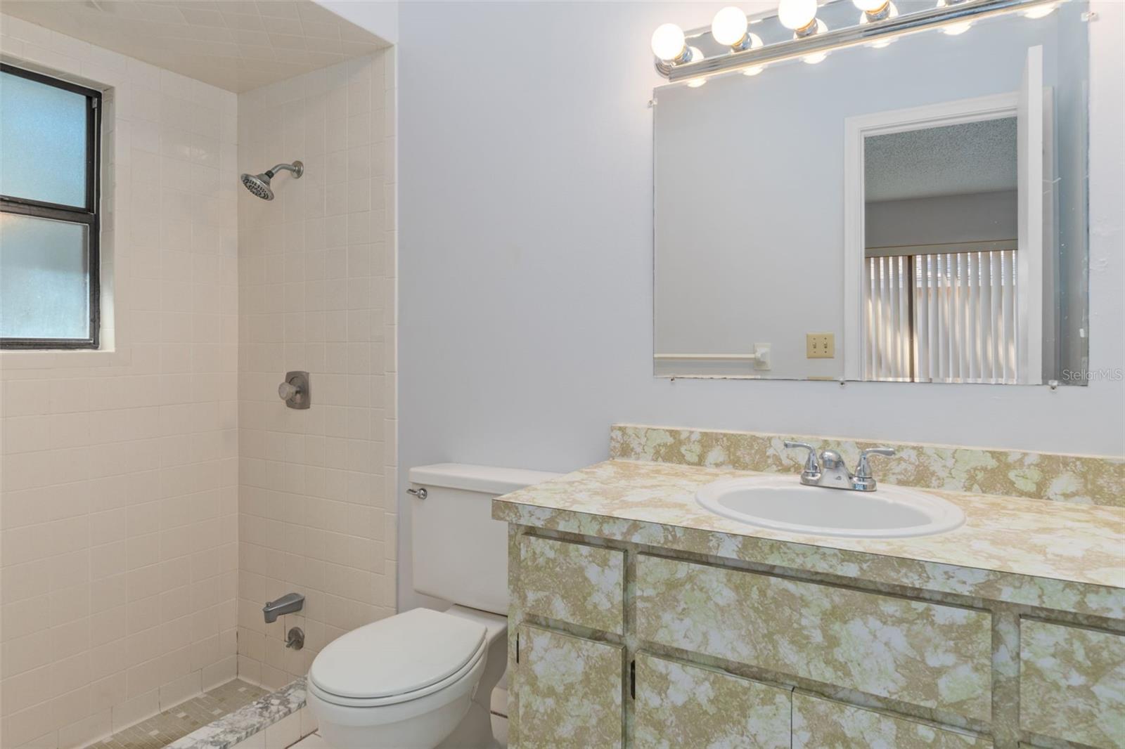 Image 21 of 56 For 72 Chinaberry Circle