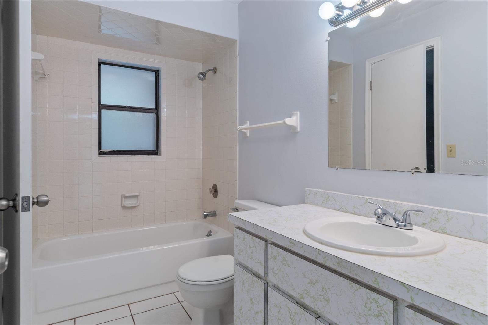 Image 27 of 56 For 72 Chinaberry Circle