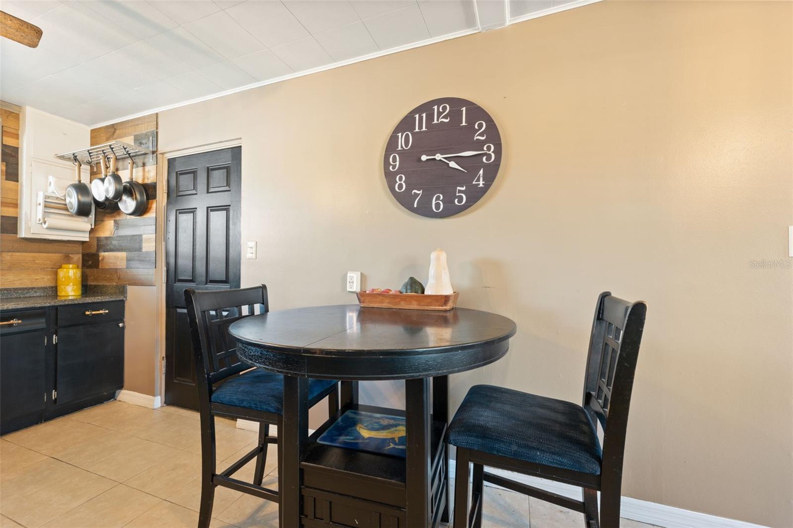 Image 4 of 68 For 7002 Eisenhower Street