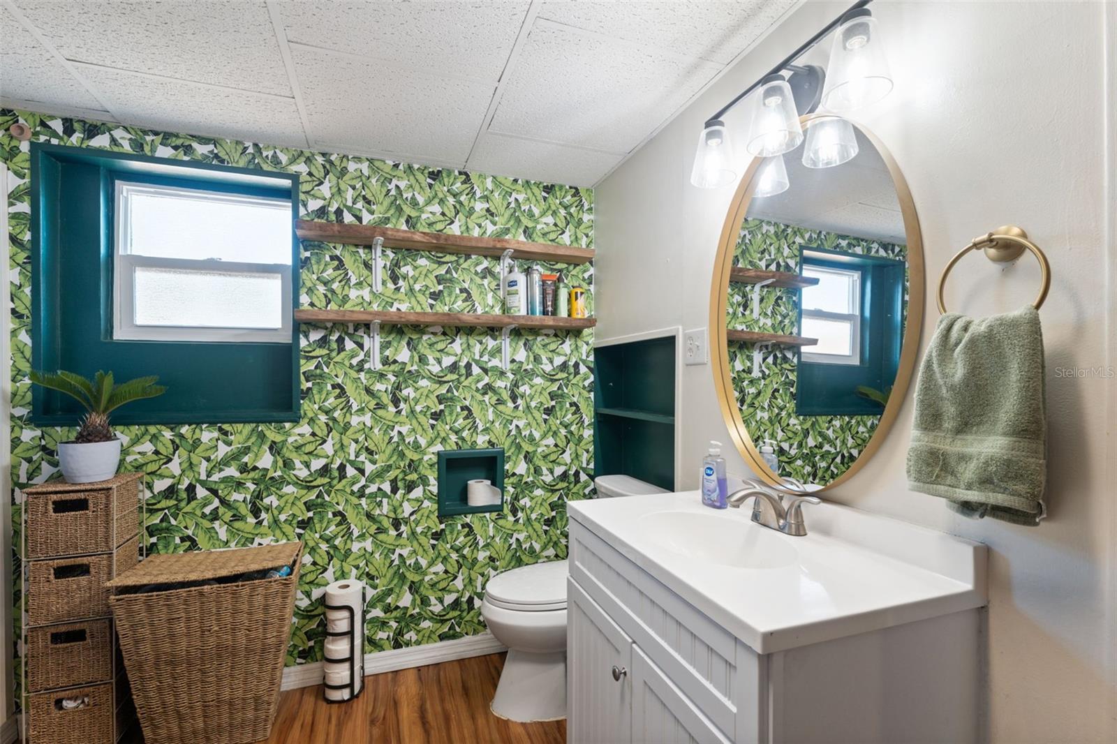 Image 8 of 68 For 7002 Eisenhower Street